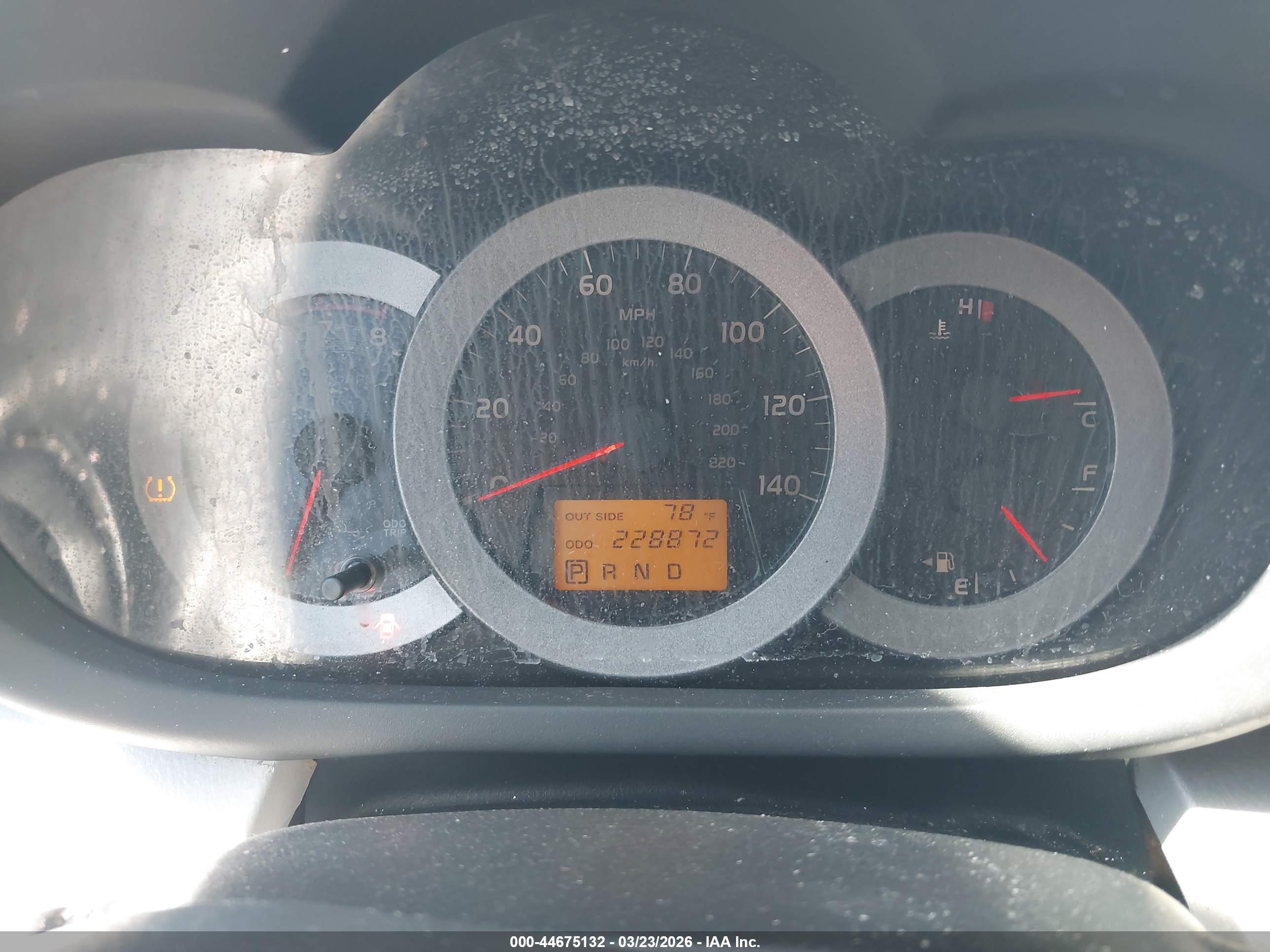TOYOTA RAV4 image 7