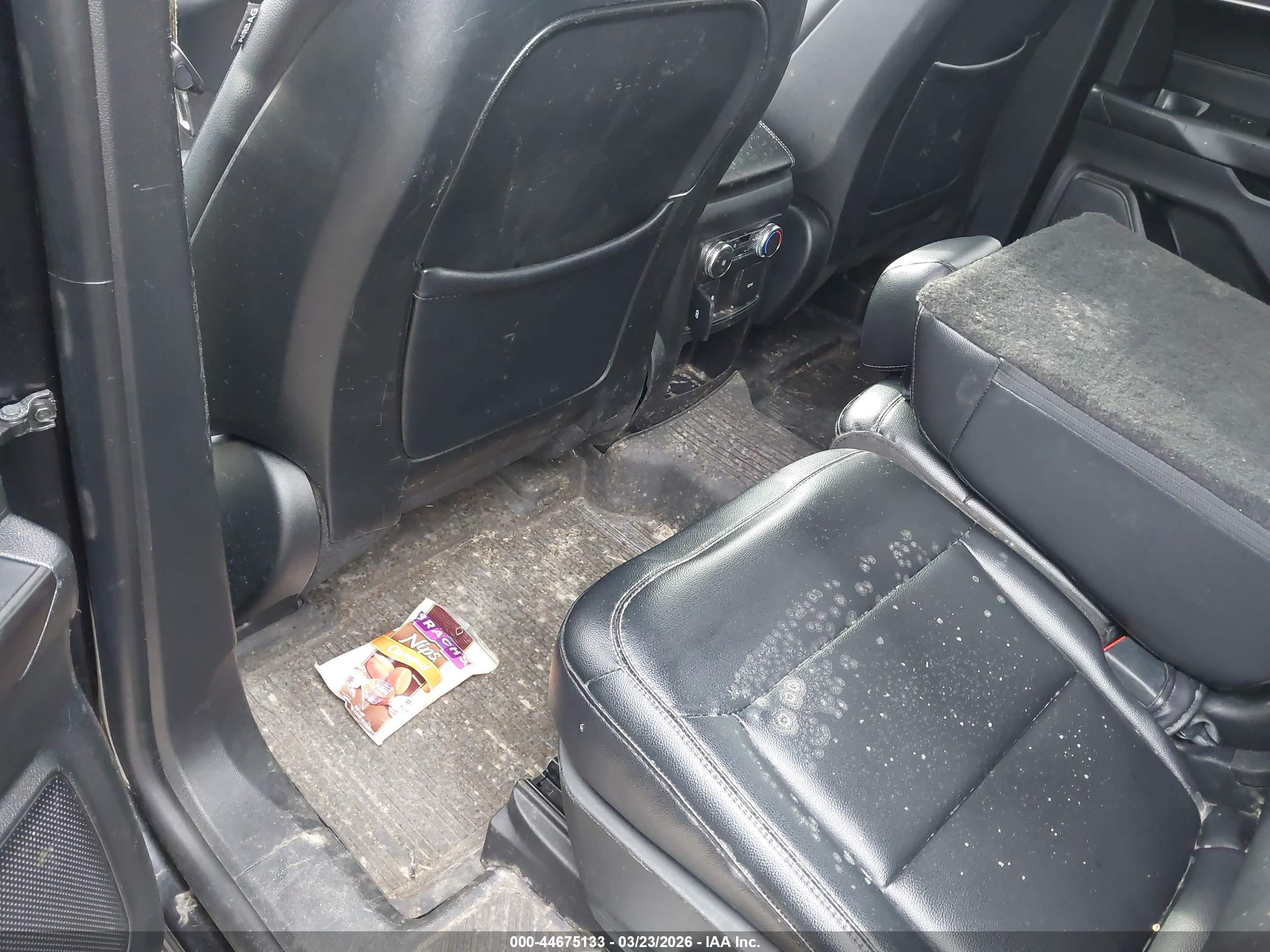 FORD EXPLORER image 6