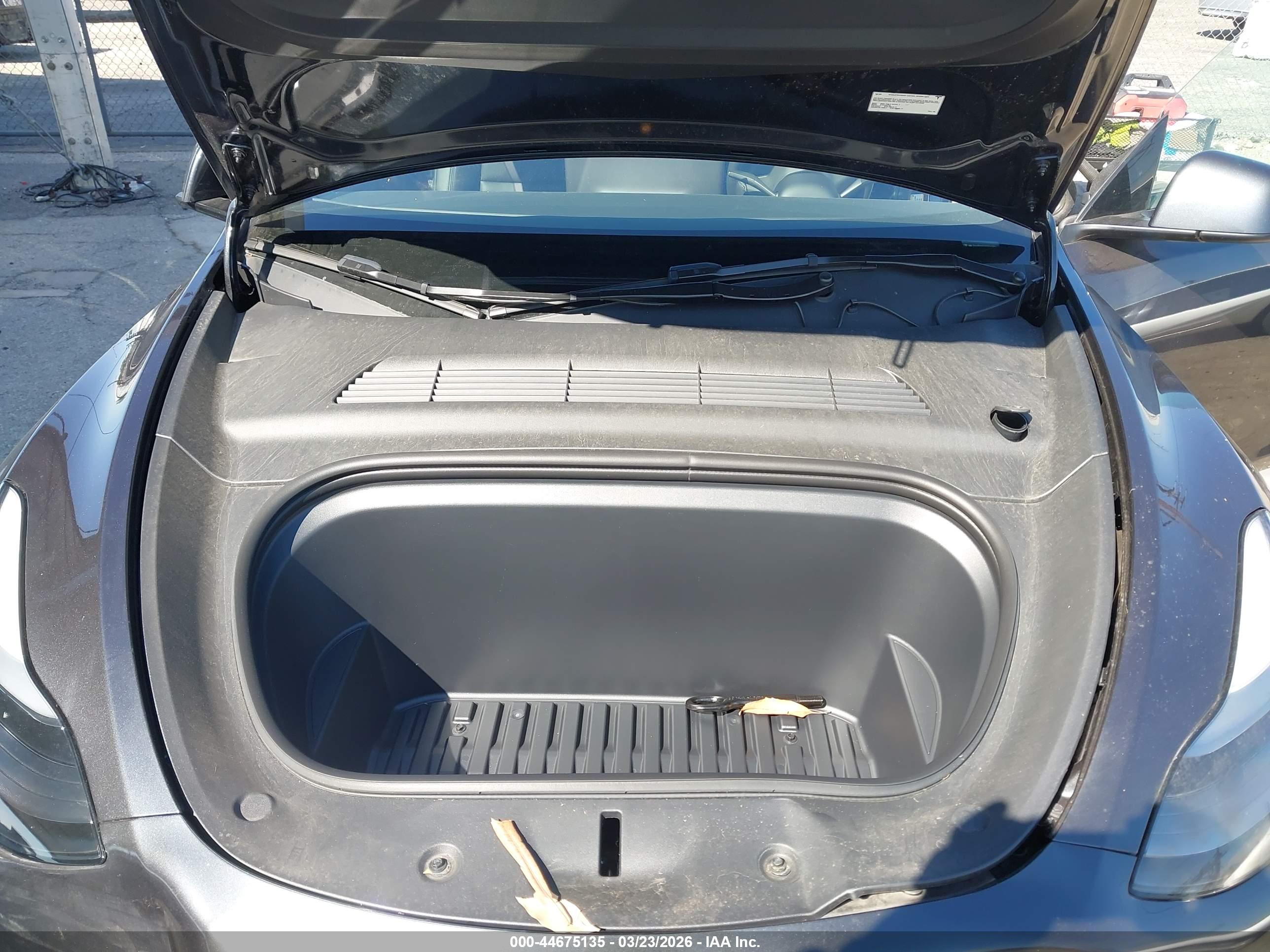 TESLA MODEL image 10