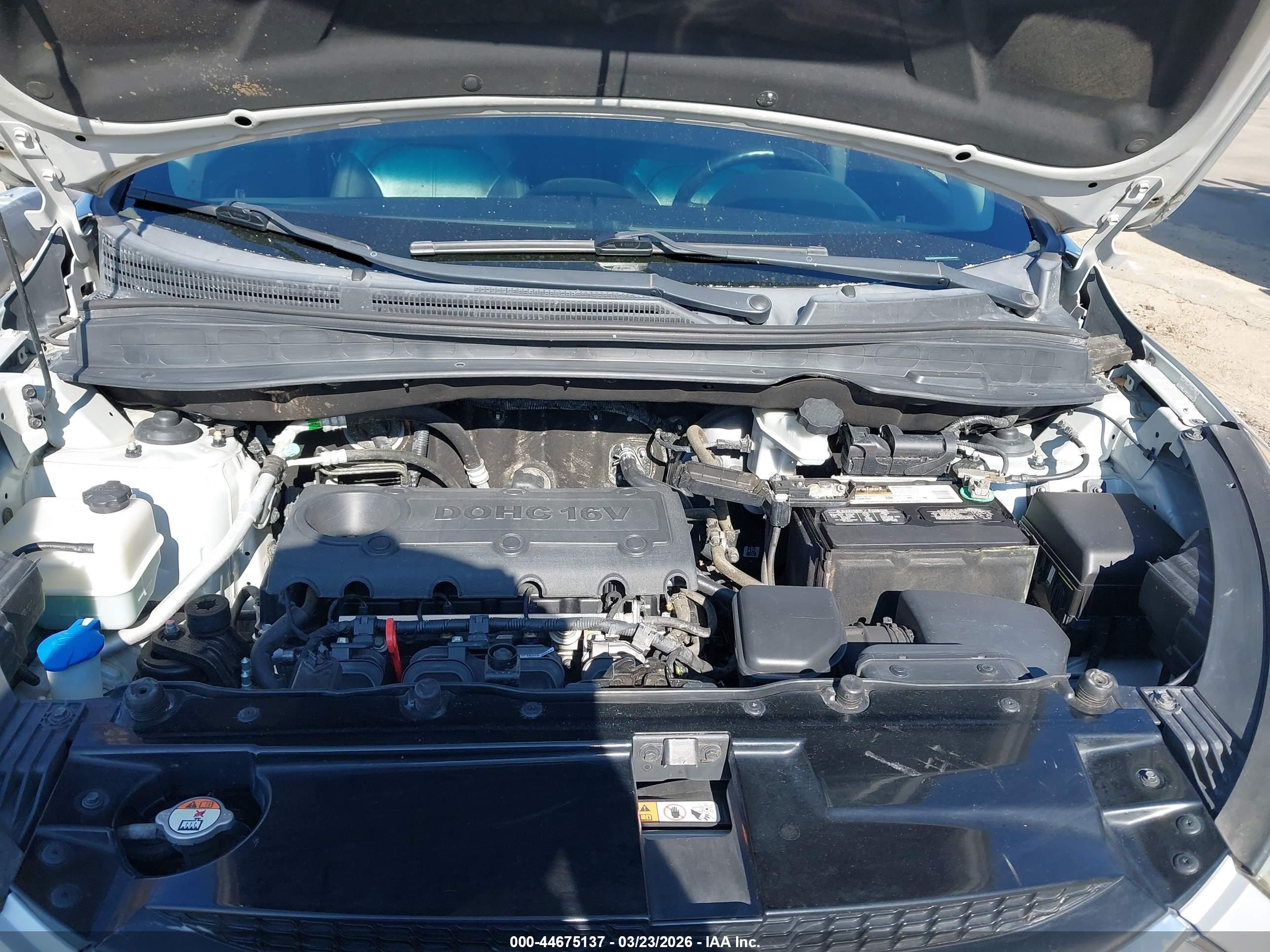 HYUNDAI TUCSON image 10