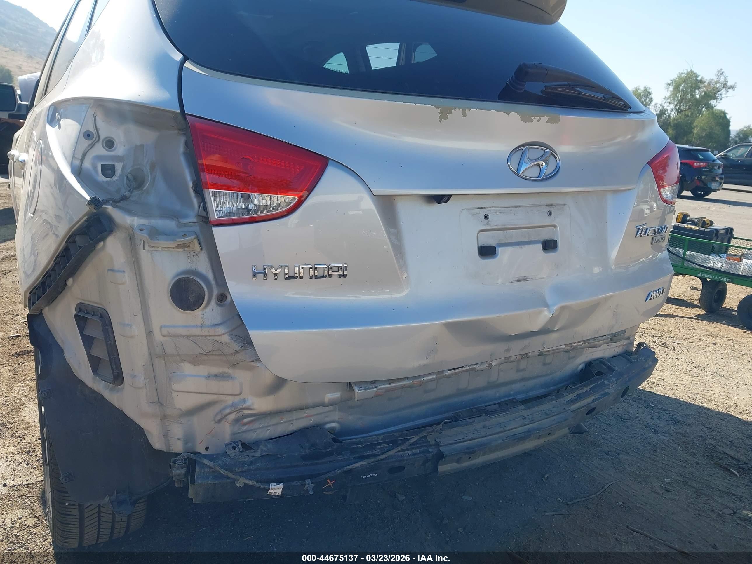 HYUNDAI TUCSON image 6