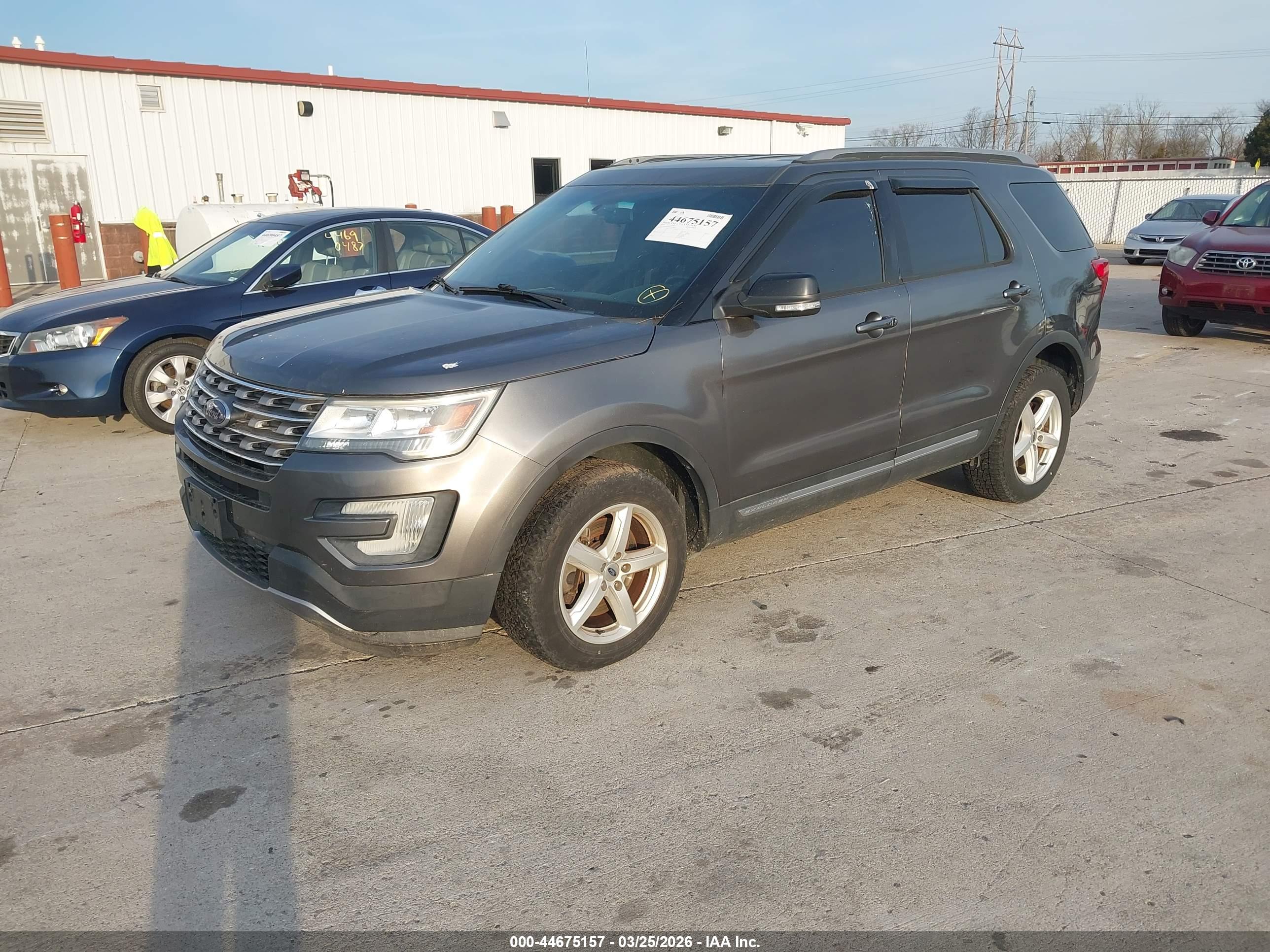 FORD EXPLORER image 2