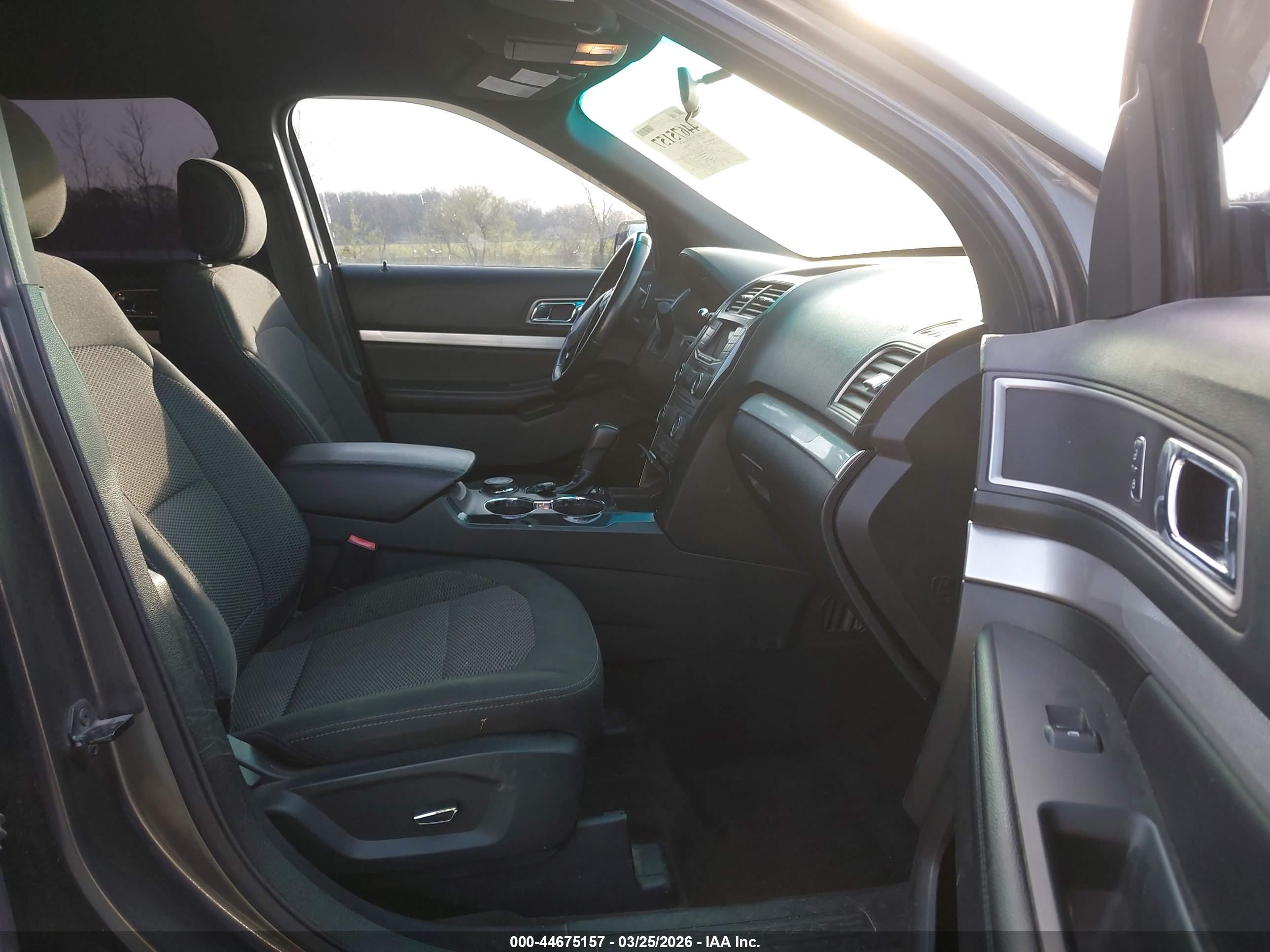FORD EXPLORER image 5