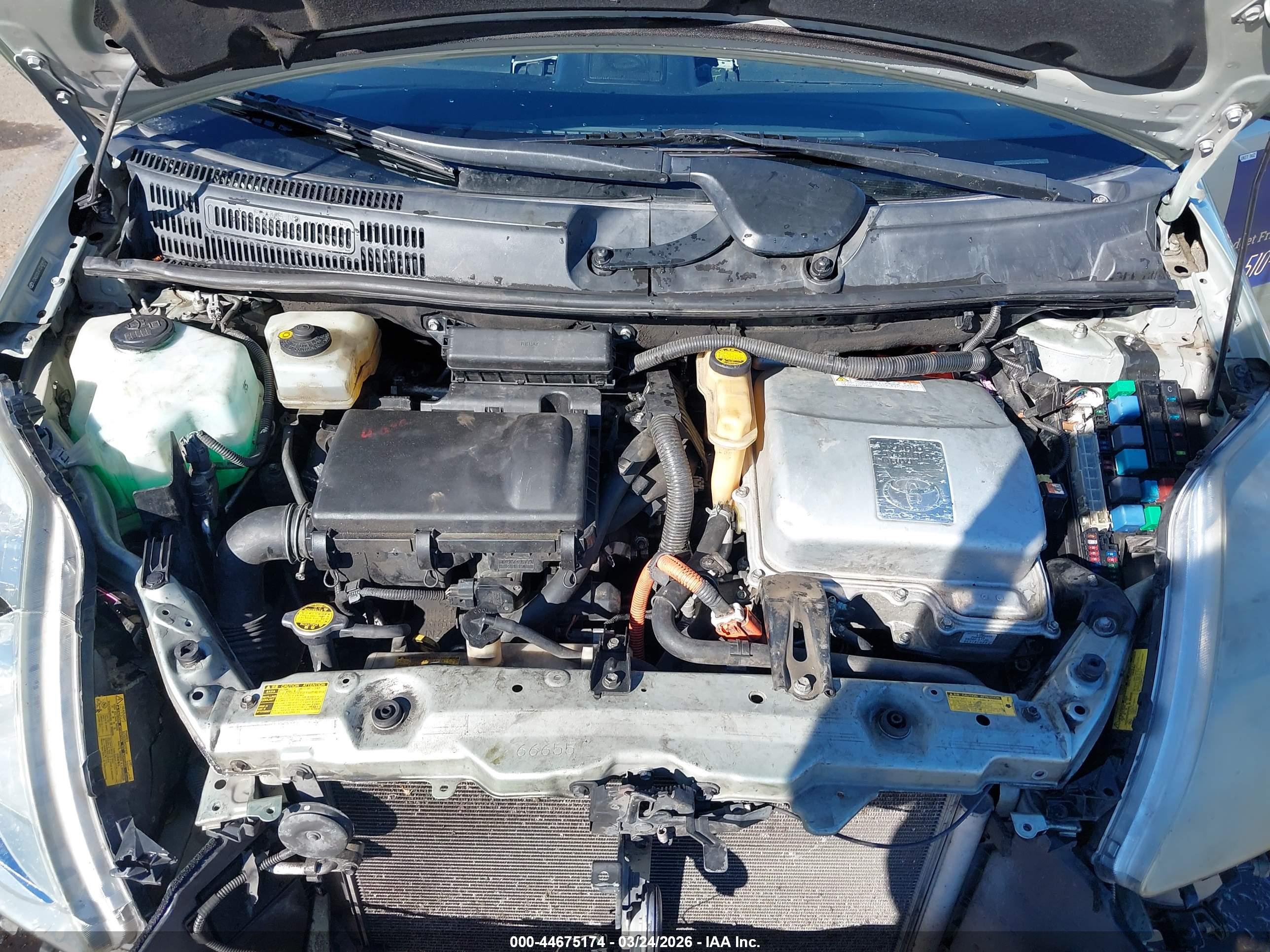 TOYOTA PRIUS image 10