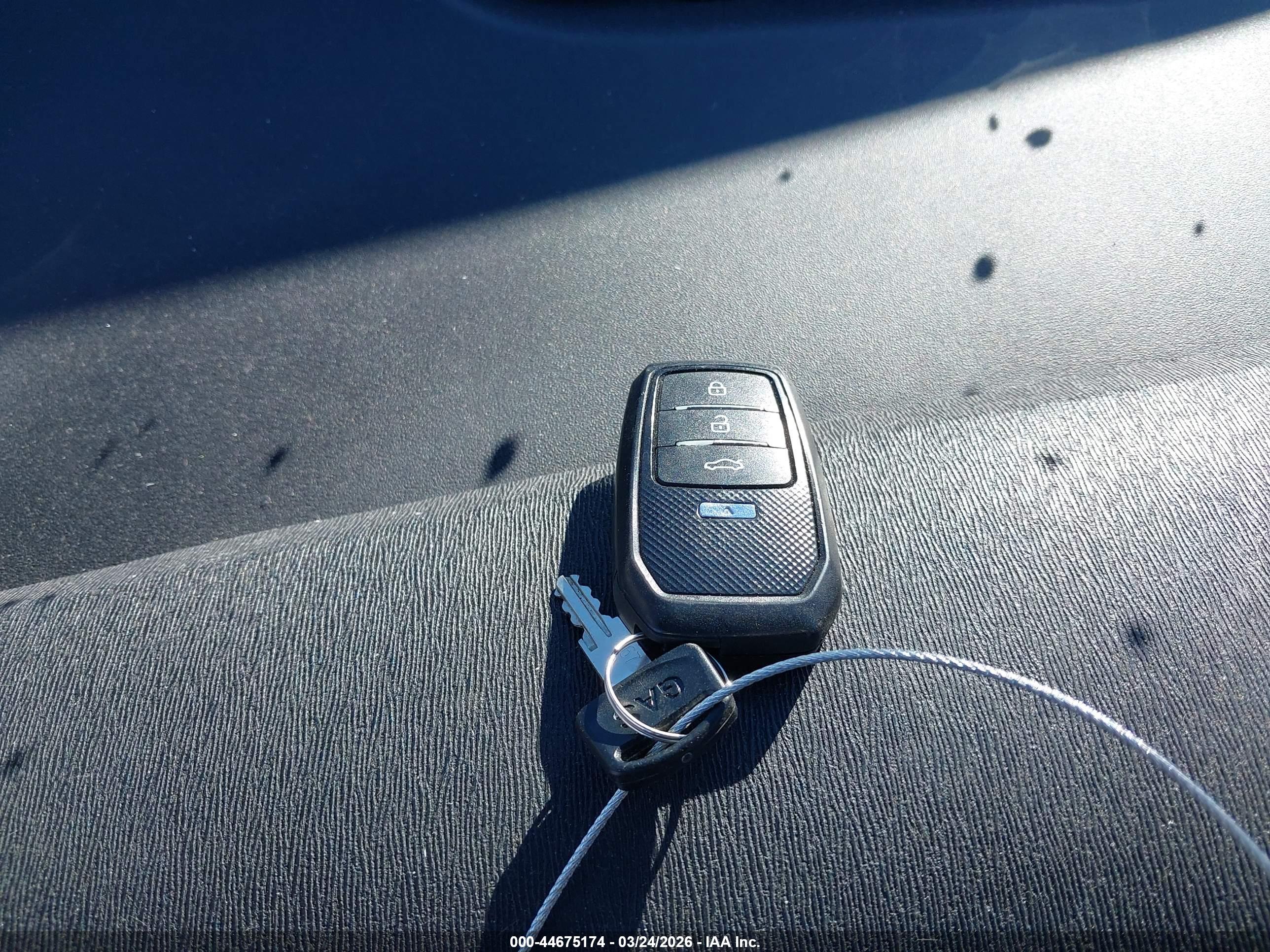 TOYOTA PRIUS image 11