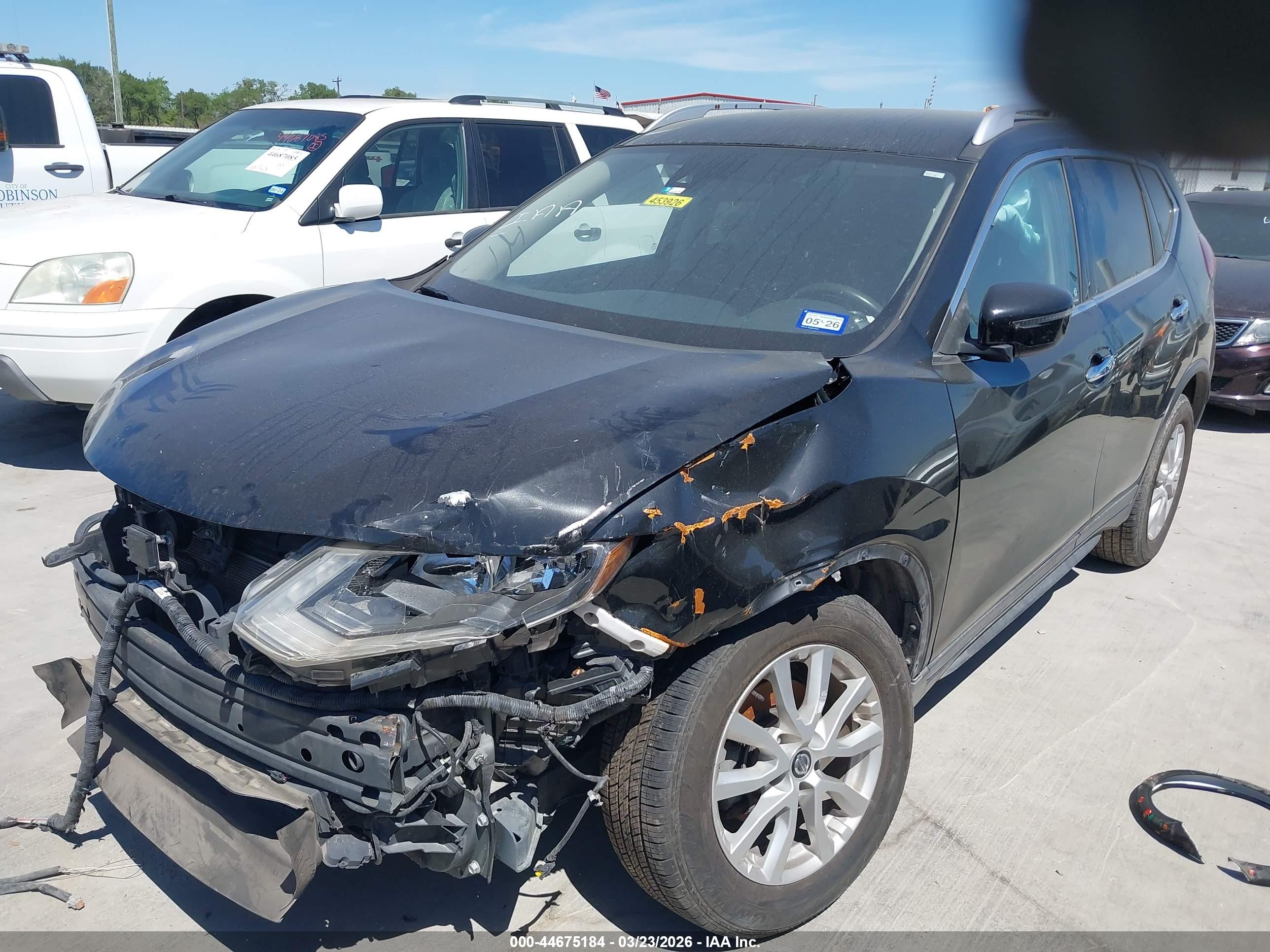 NISSAN ROGUE image 2