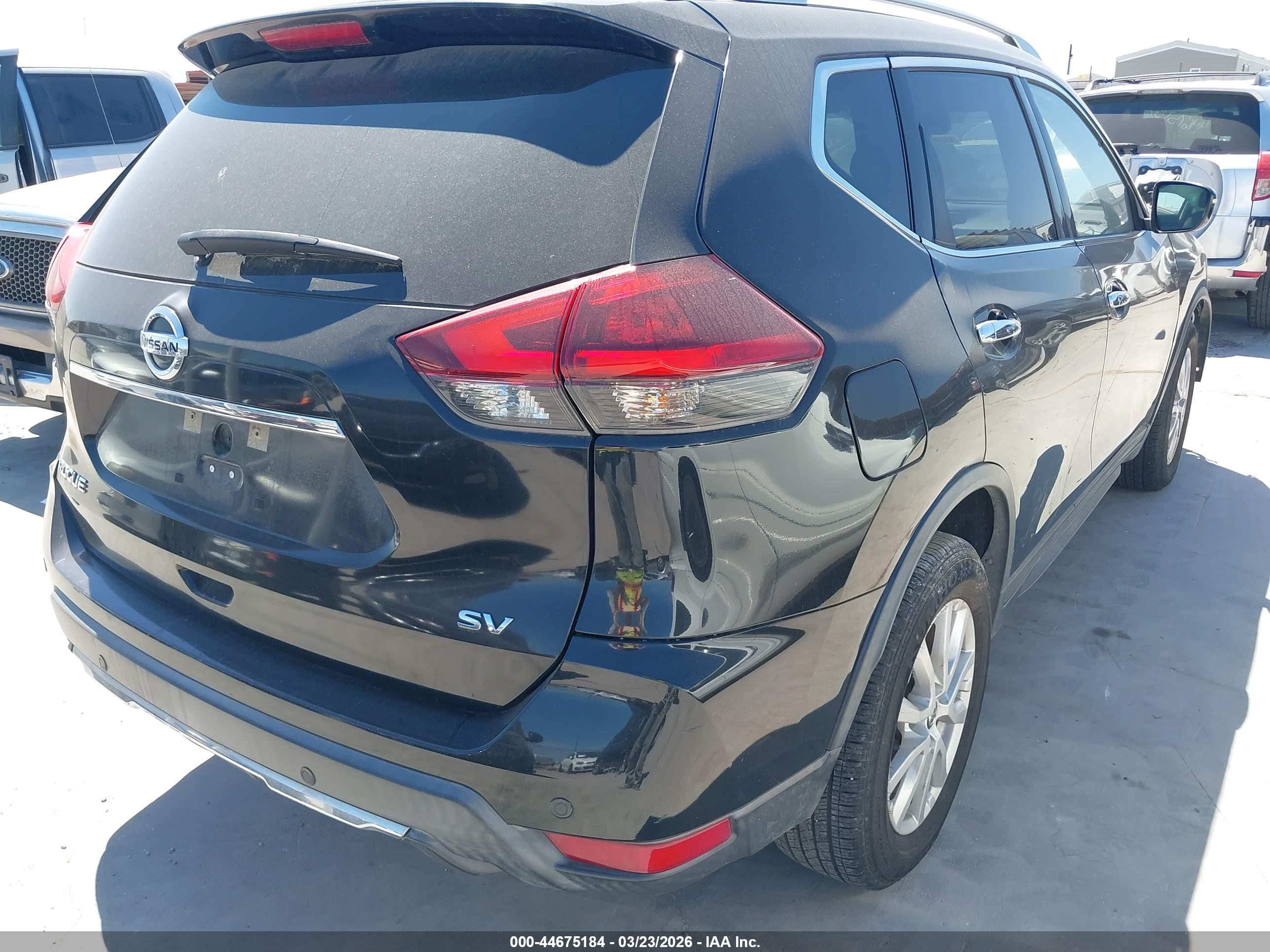 NISSAN ROGUE image 4