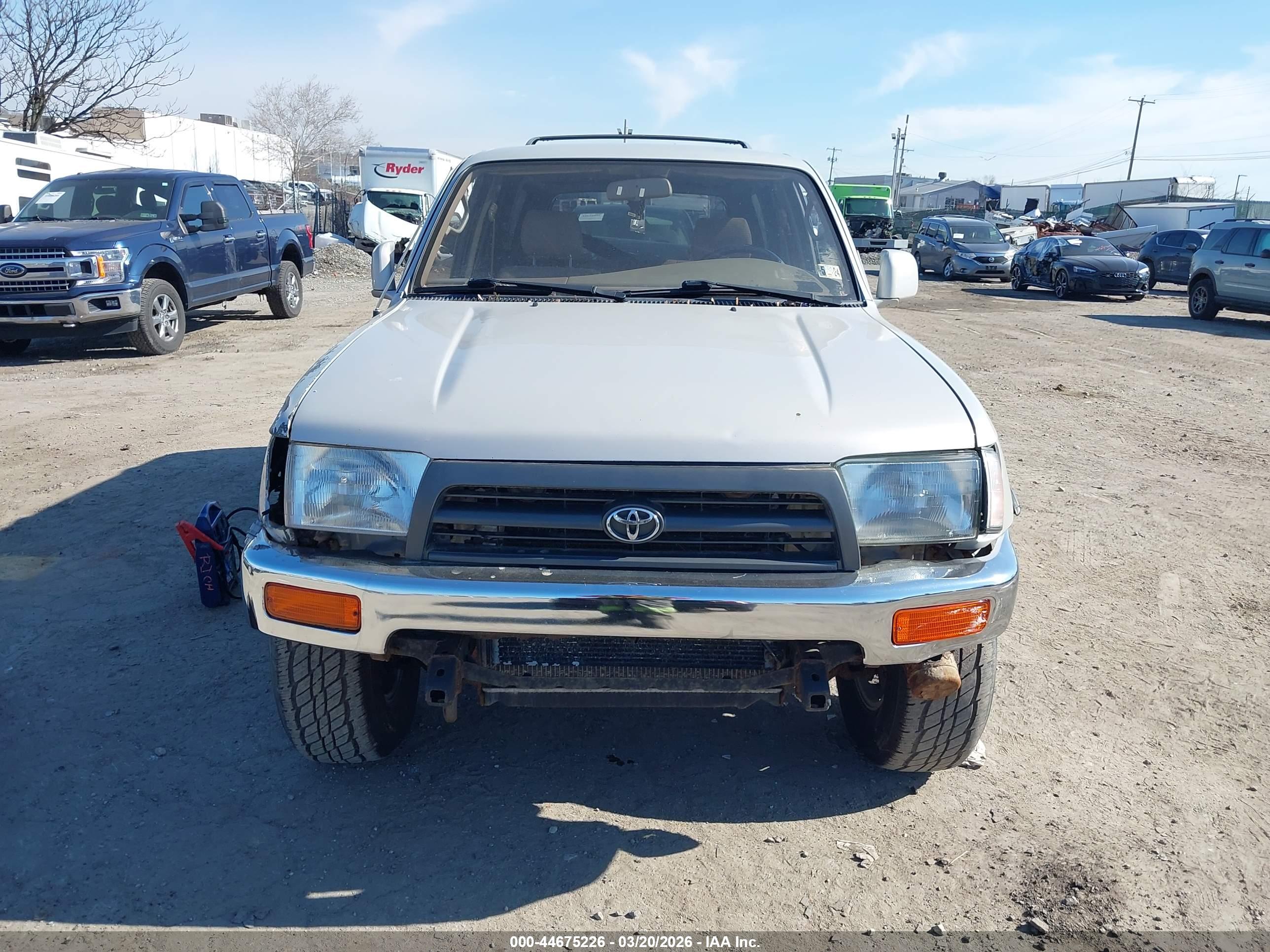 TOYOTA 4RUNNER image 6