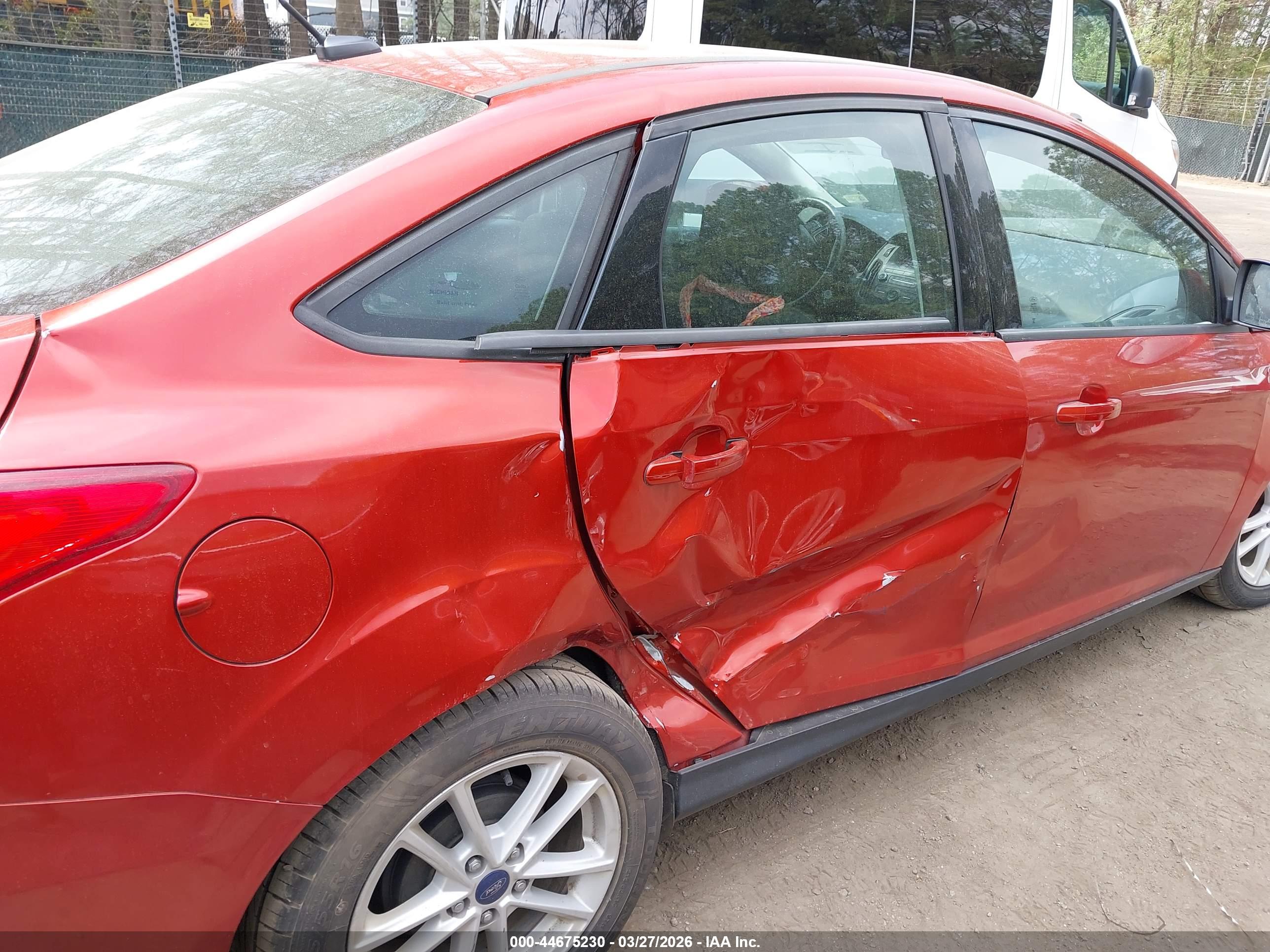 FORD FOCUS image 6