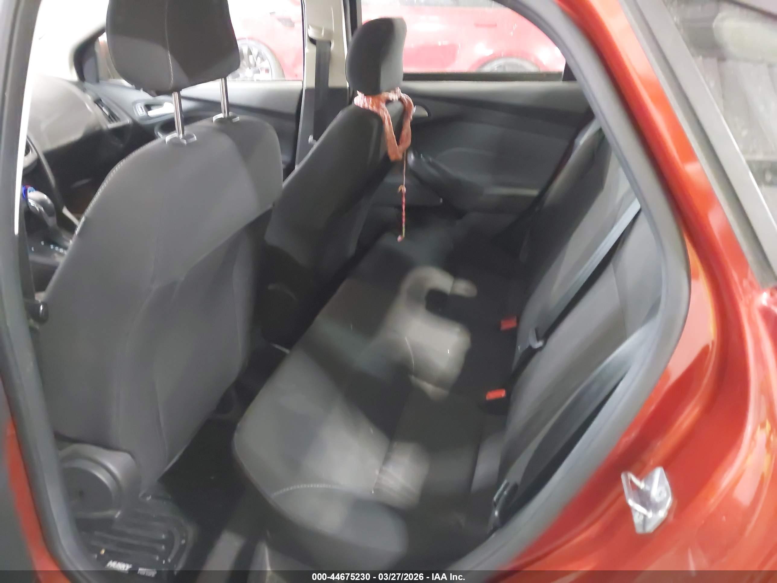 FORD FOCUS image 8