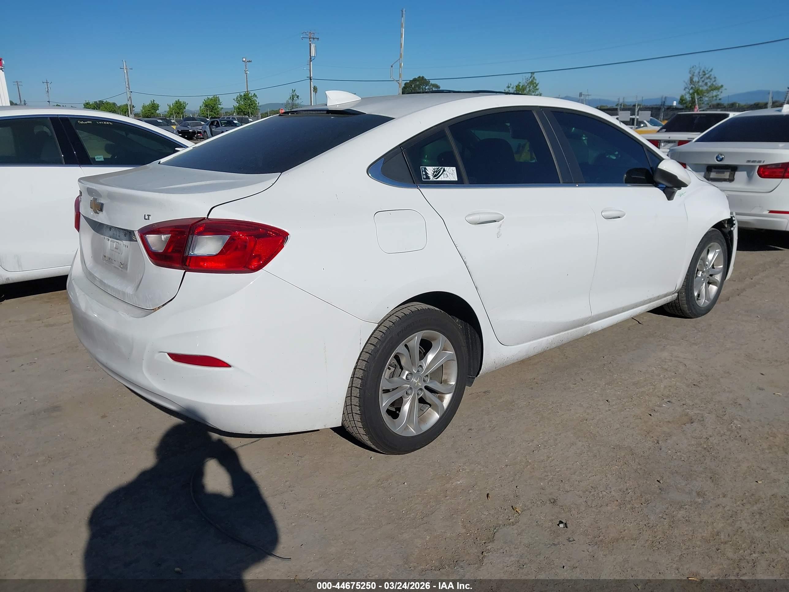CHEVROLET CRUZE image 4