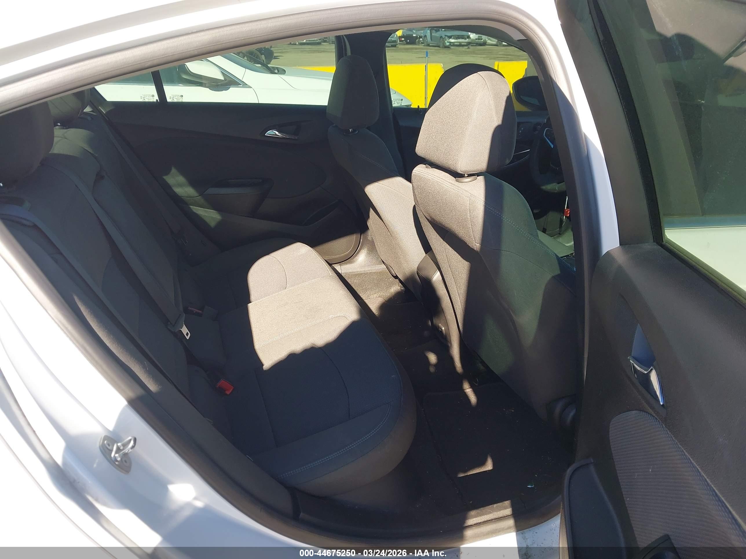 CHEVROLET CRUZE image 8