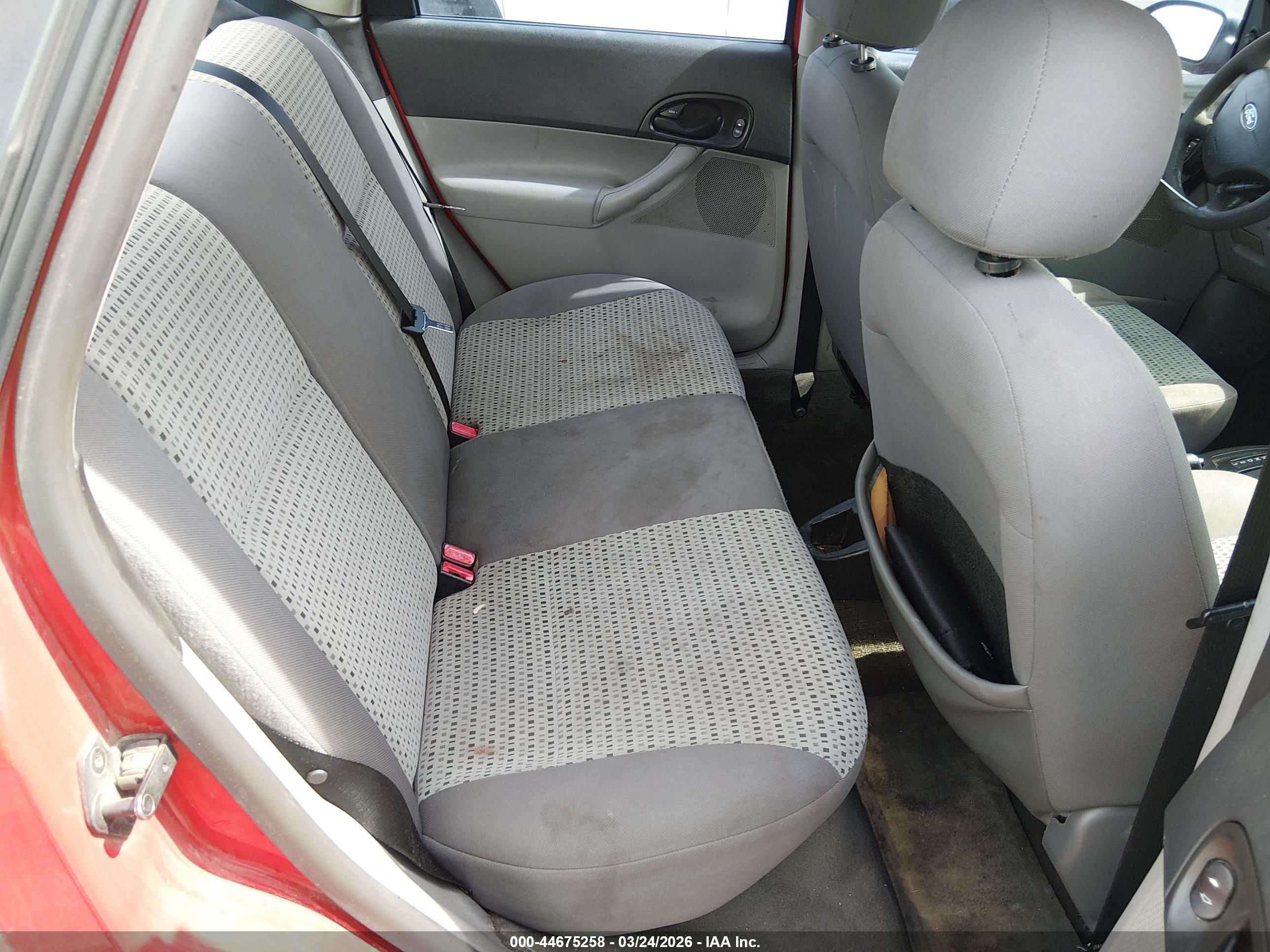 FORD FOCUS image 8