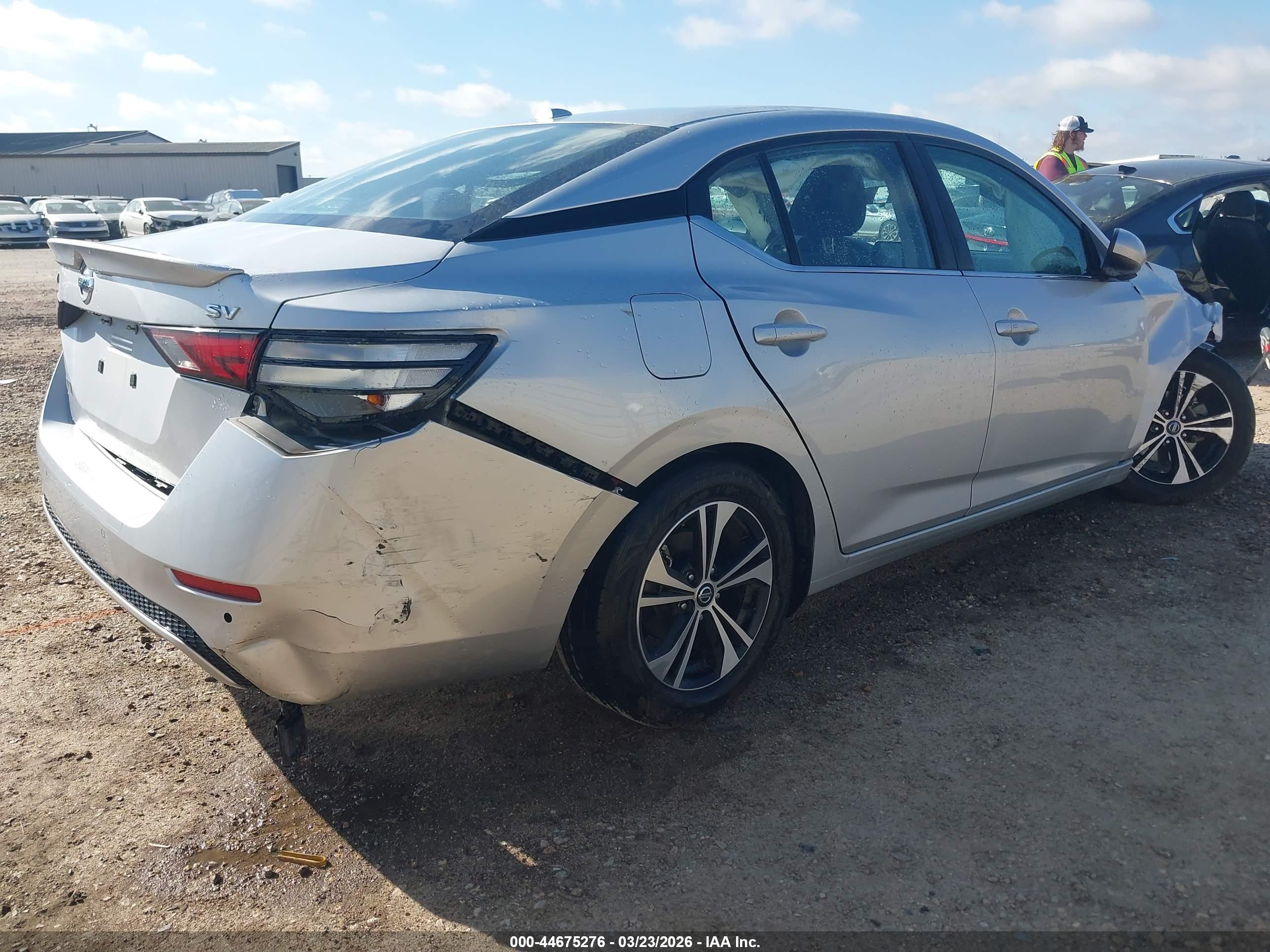 NISSAN SENTRA image 2