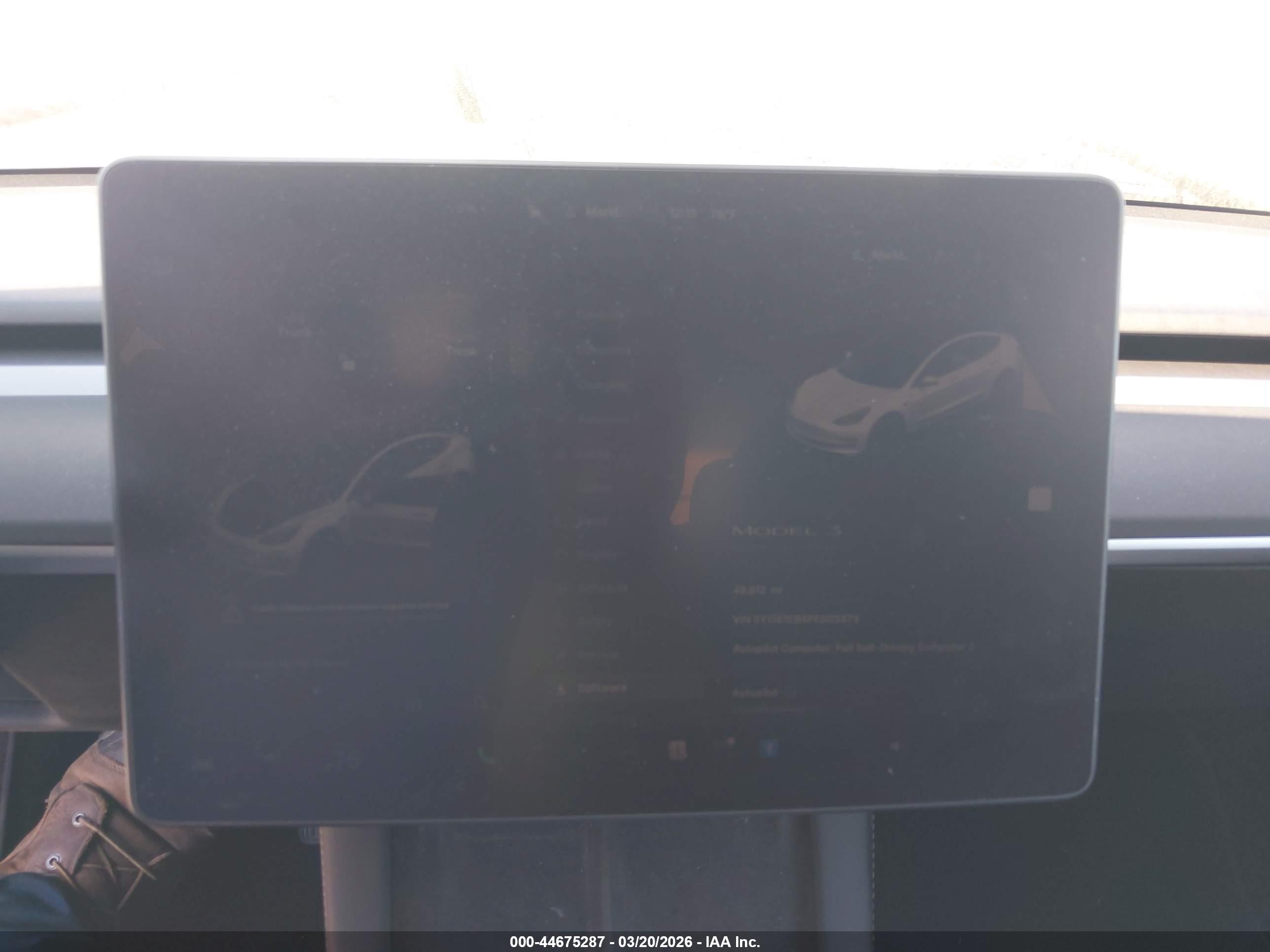 TESLA MODEL image 7