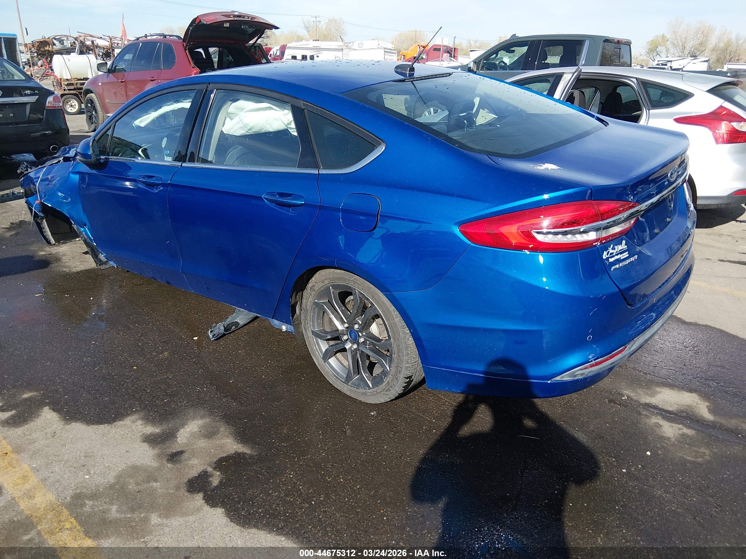 FORD FUSION image 3