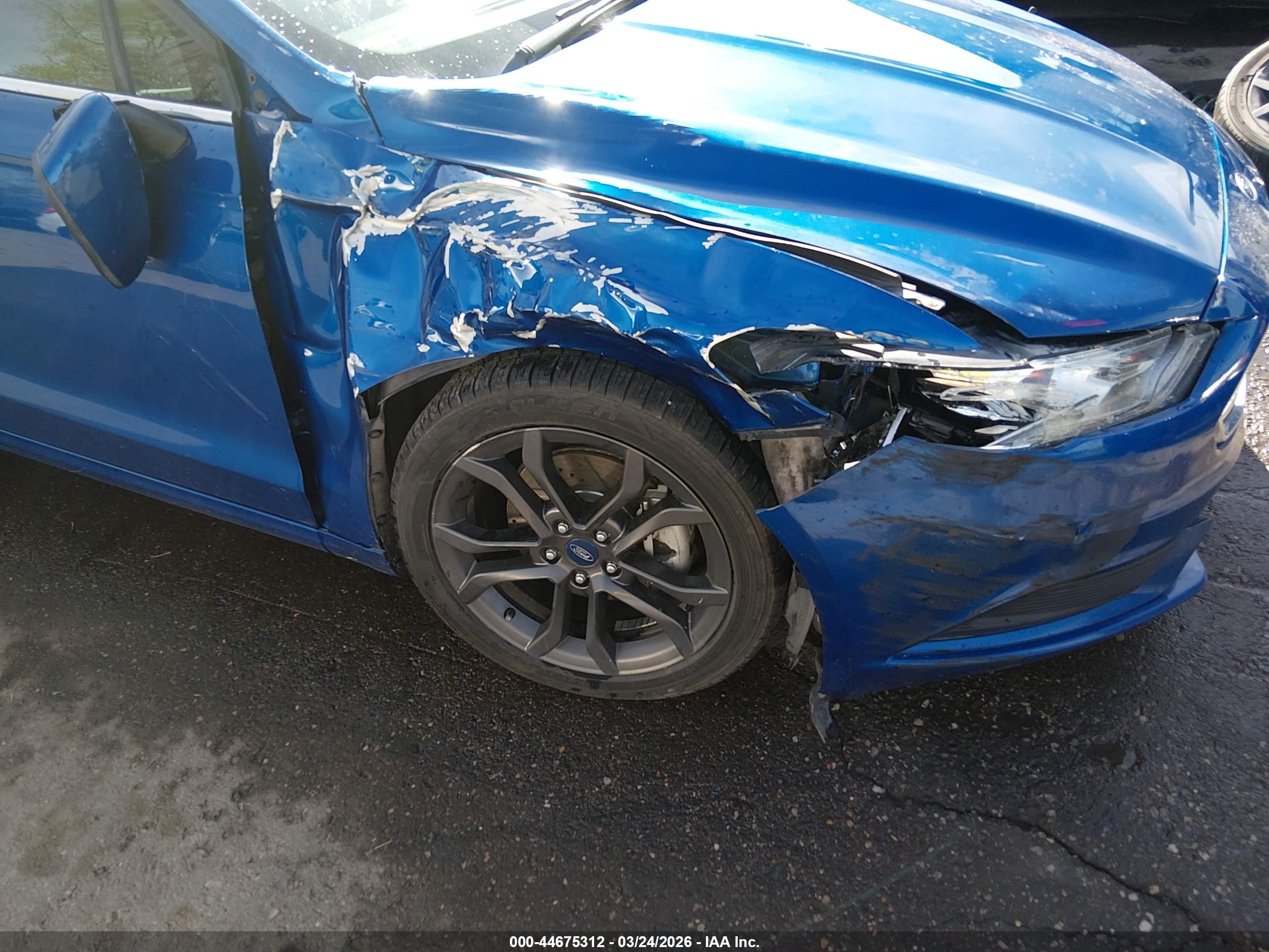 FORD FUSION image 6