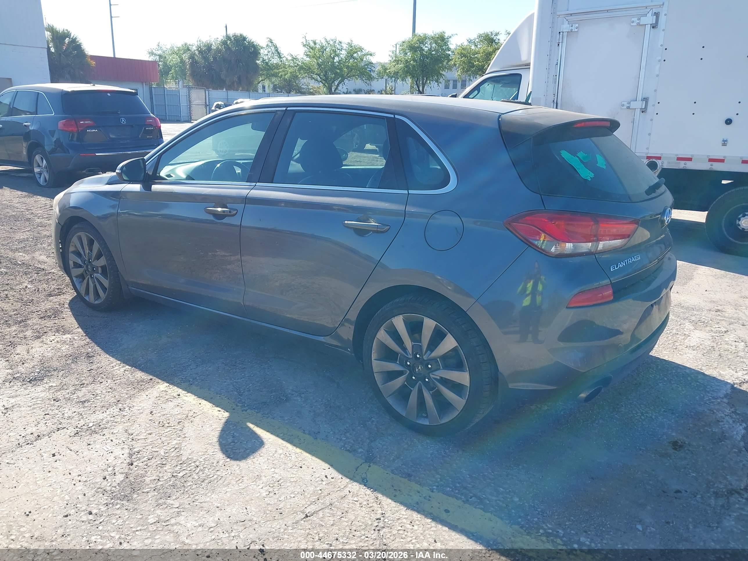 HYUNDAI ELANTRA image 3