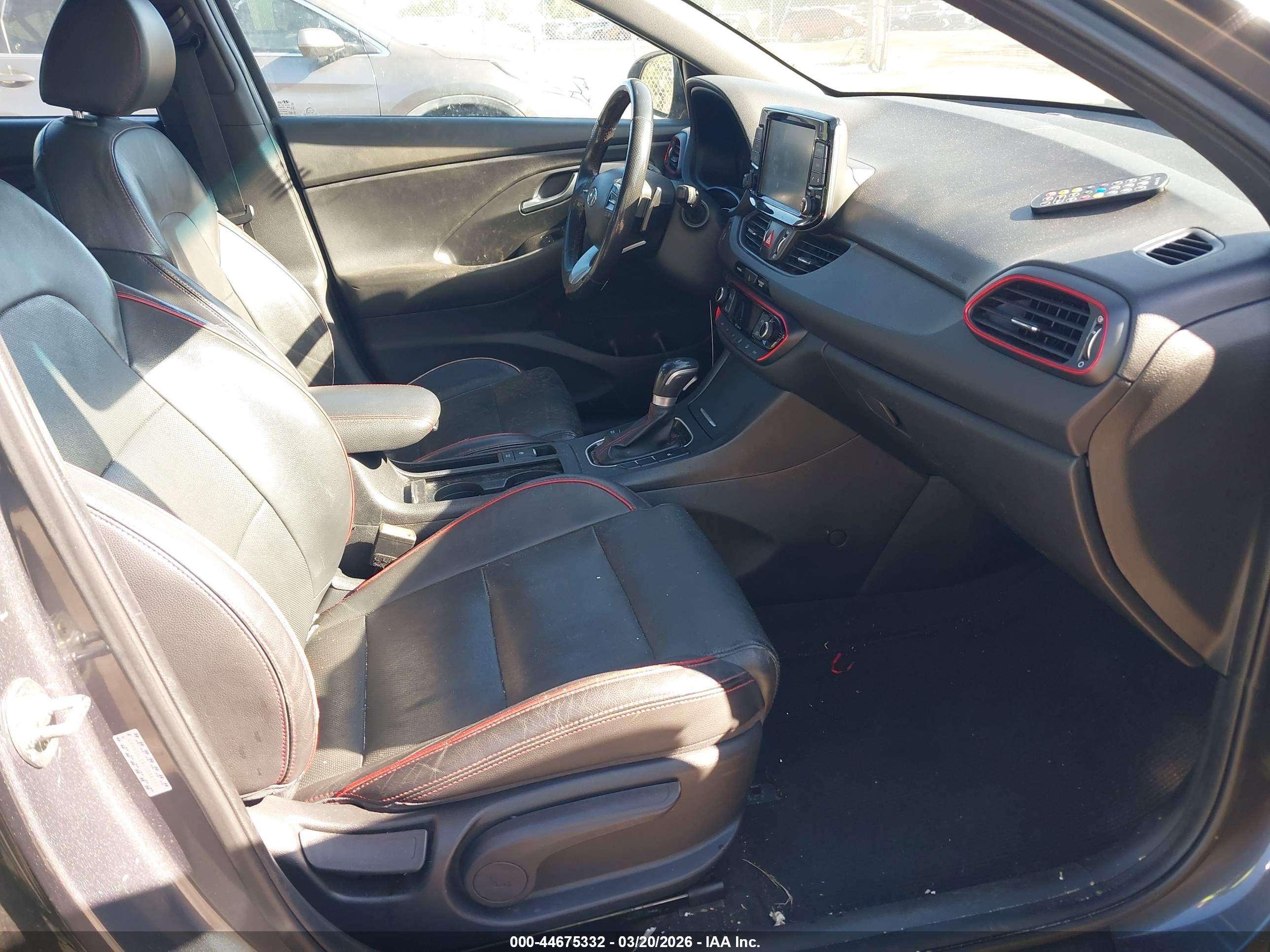 HYUNDAI ELANTRA image 5