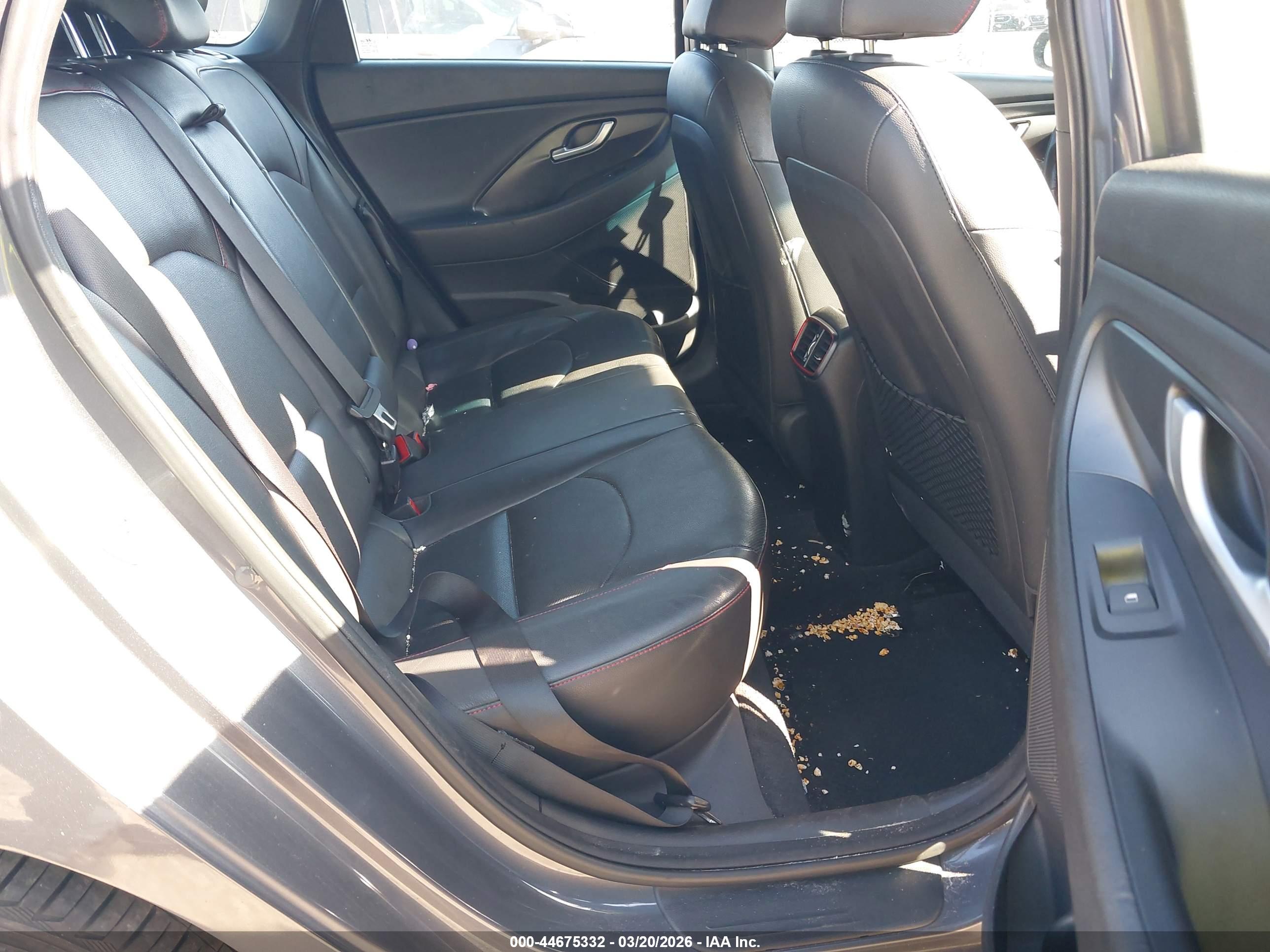 HYUNDAI ELANTRA image 8