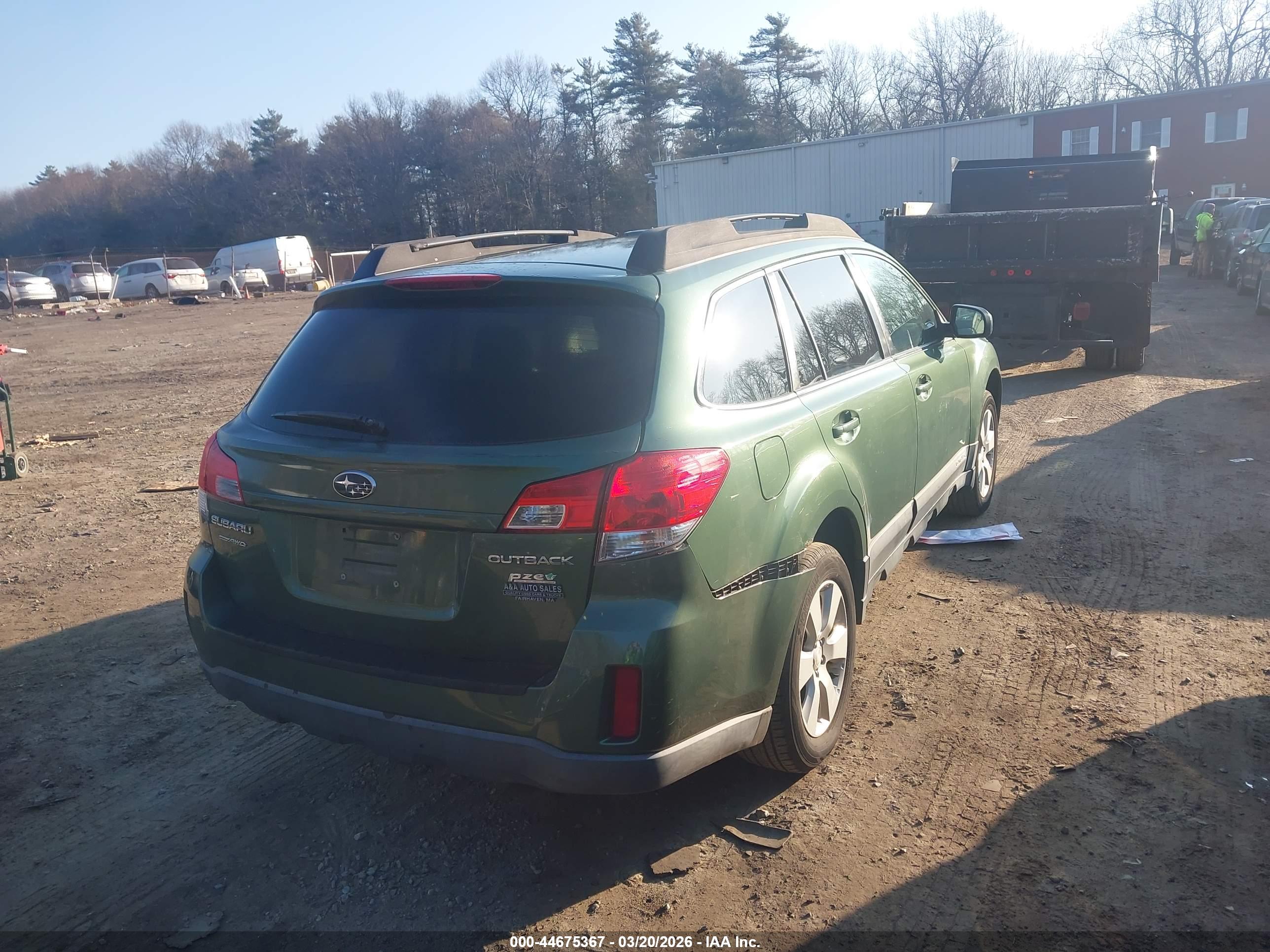 SUBARU OUTBACK image 4