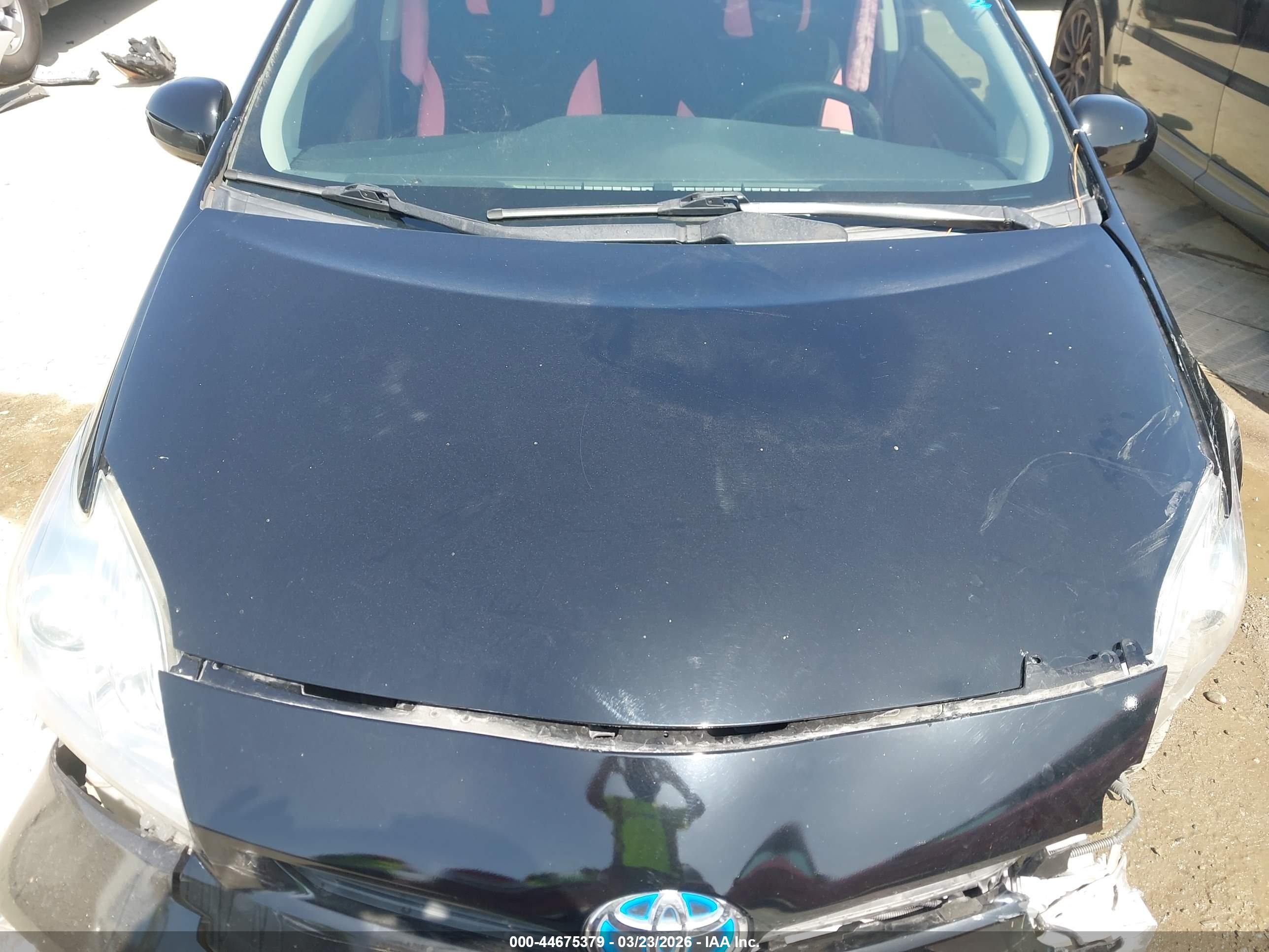 TOYOTA PRIUS image 10