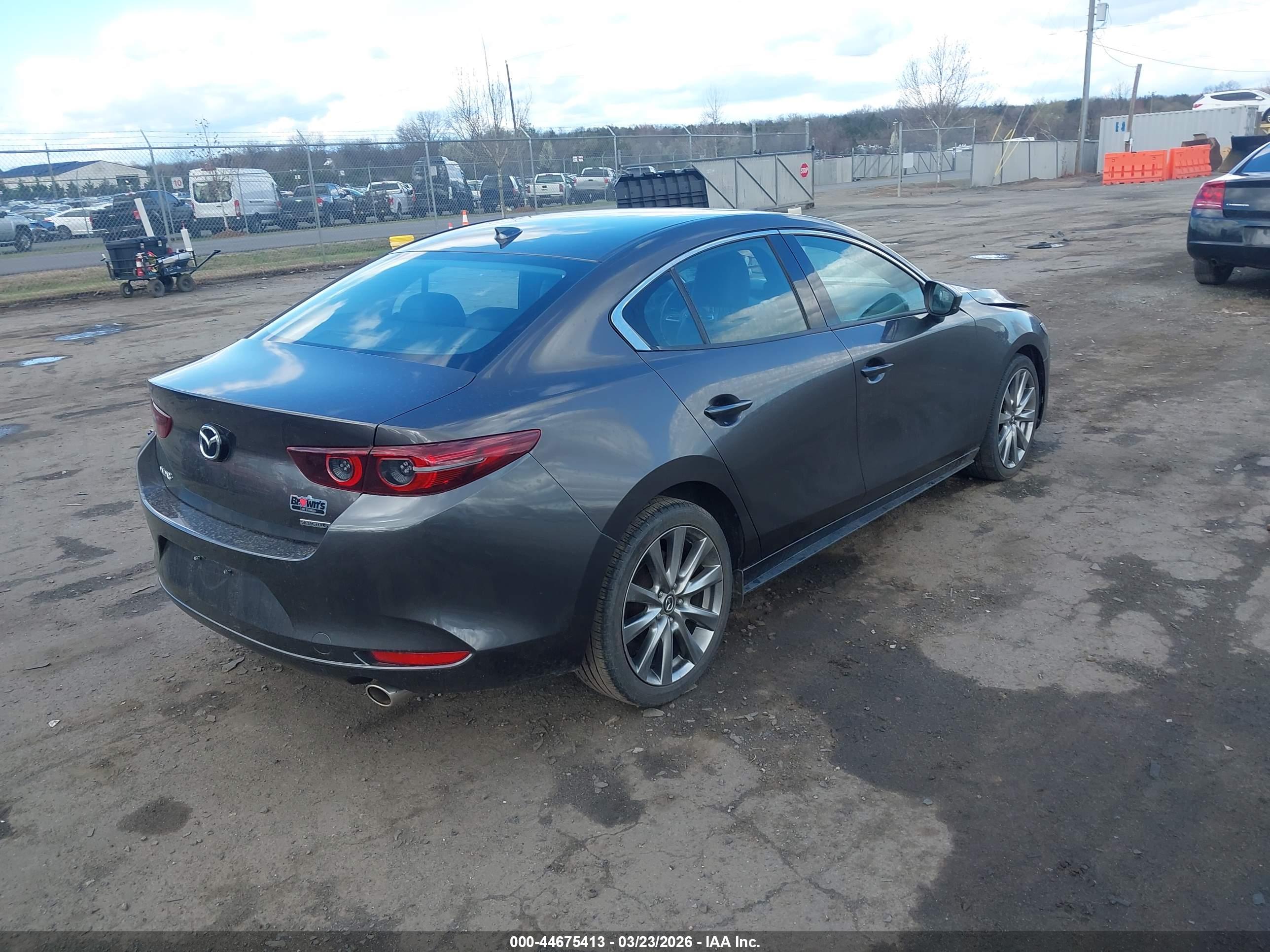 MAZDA MAZDA3 image 4