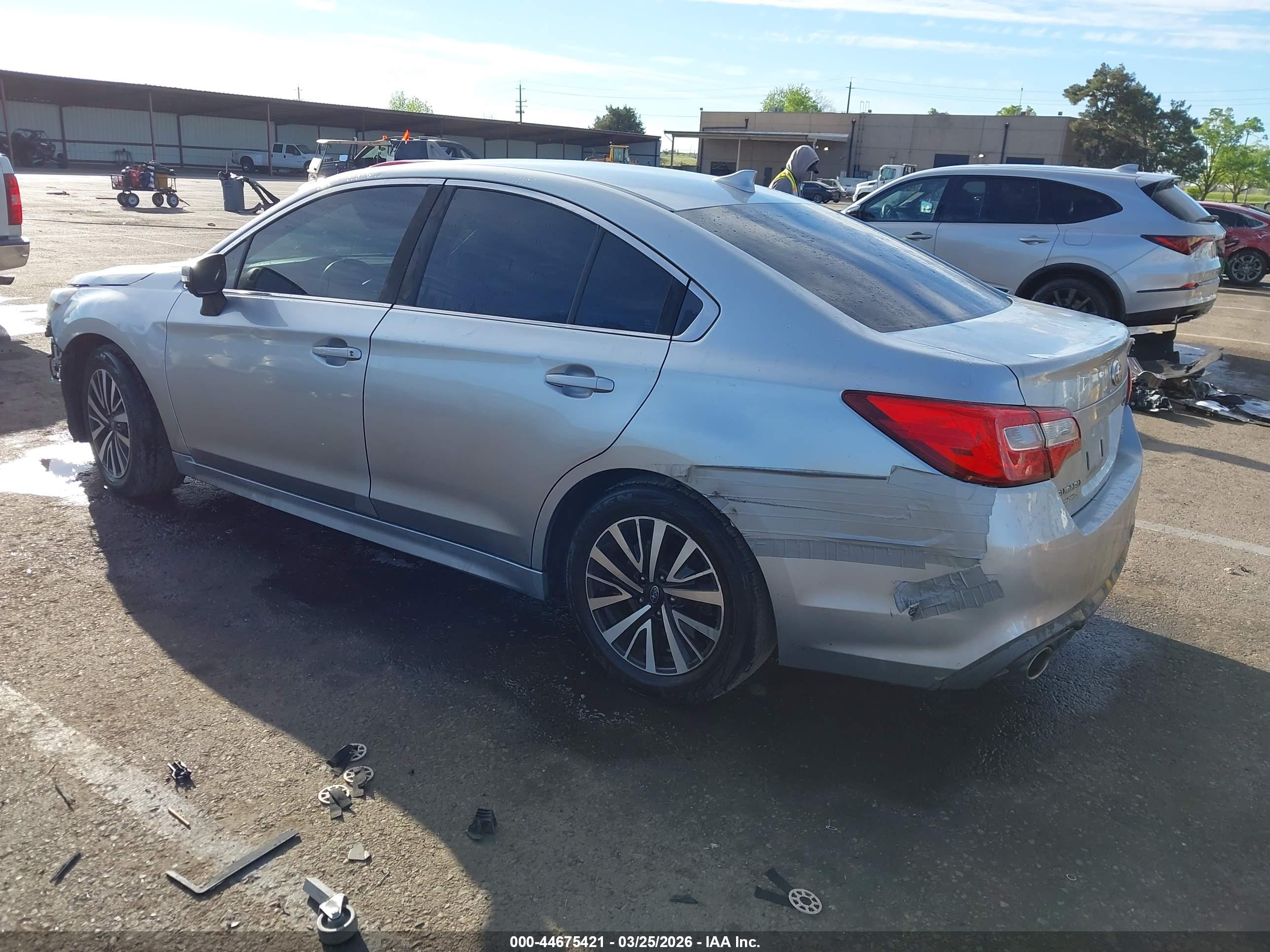 SUBARU LEGACY image 3