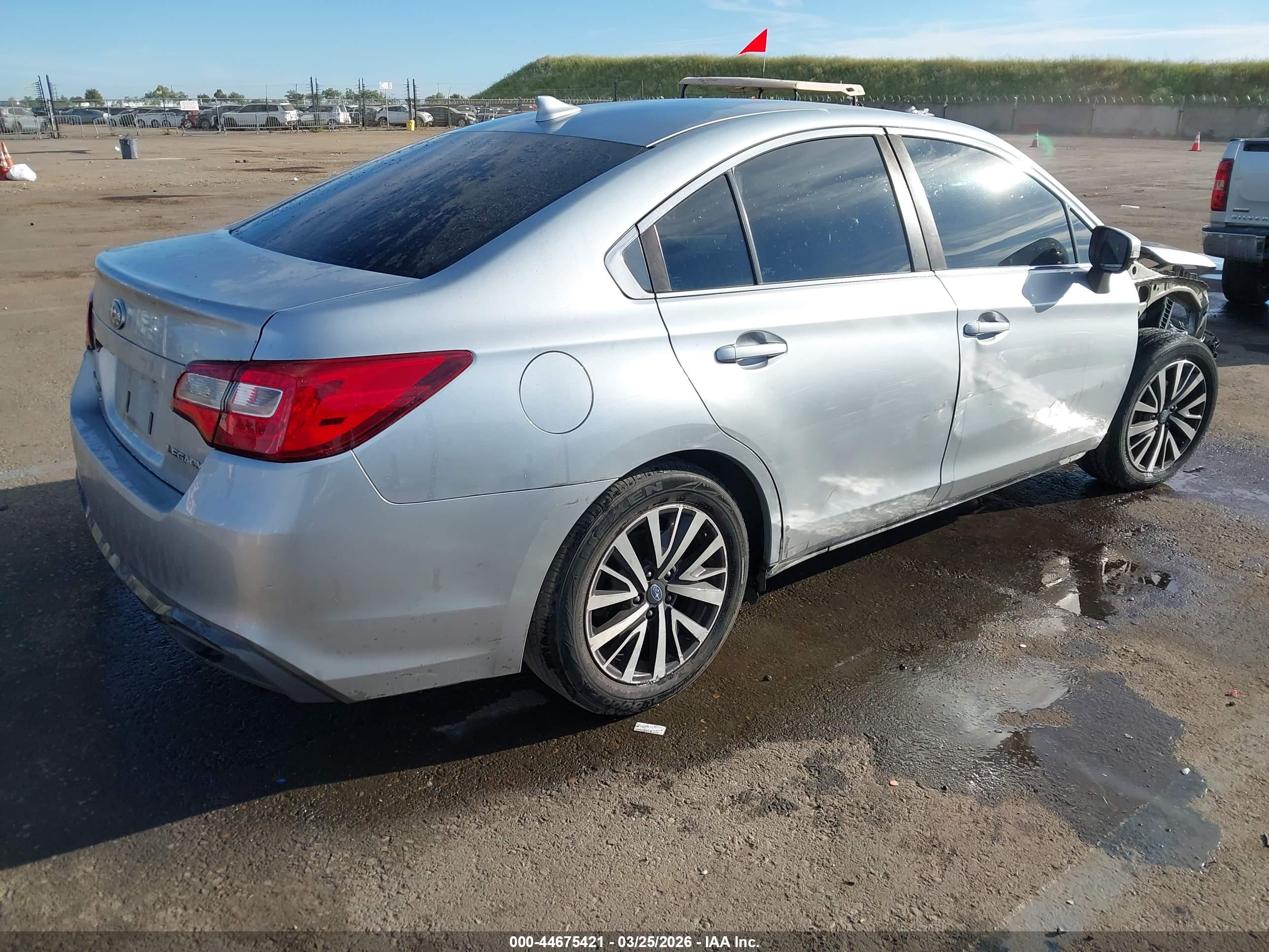 SUBARU LEGACY image 4