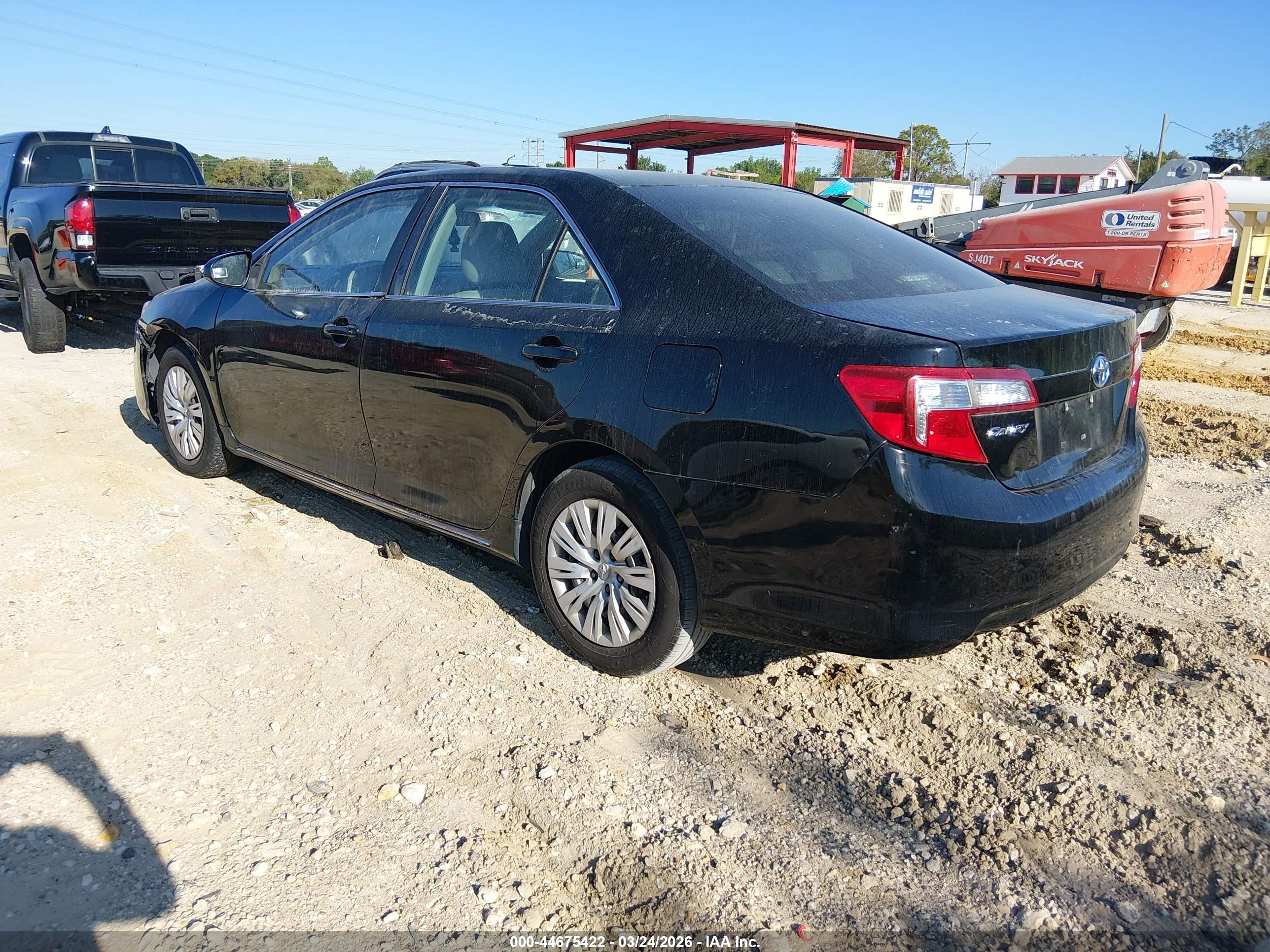 TOYOTA CAMRY image 3