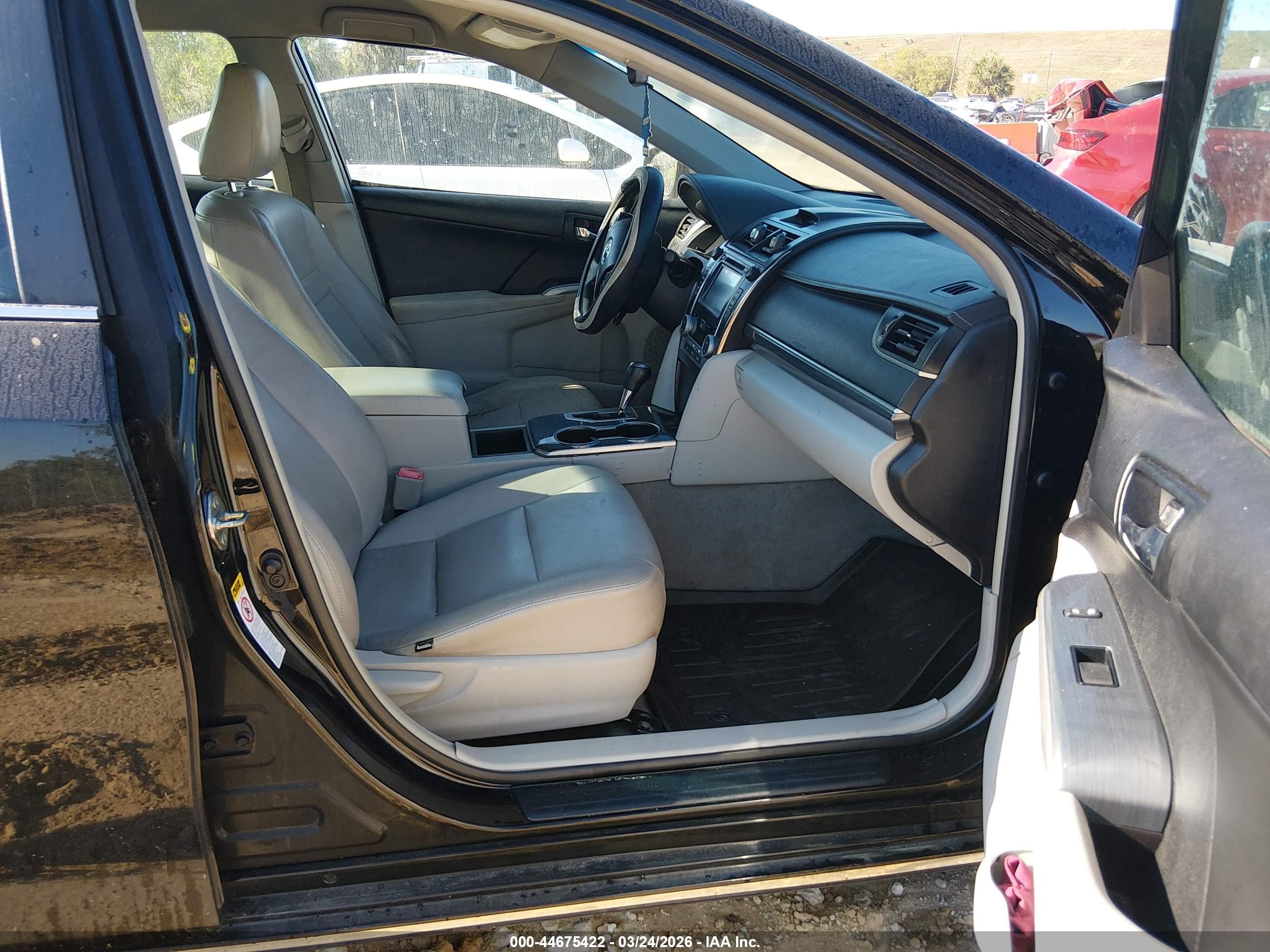 TOYOTA CAMRY image 5
