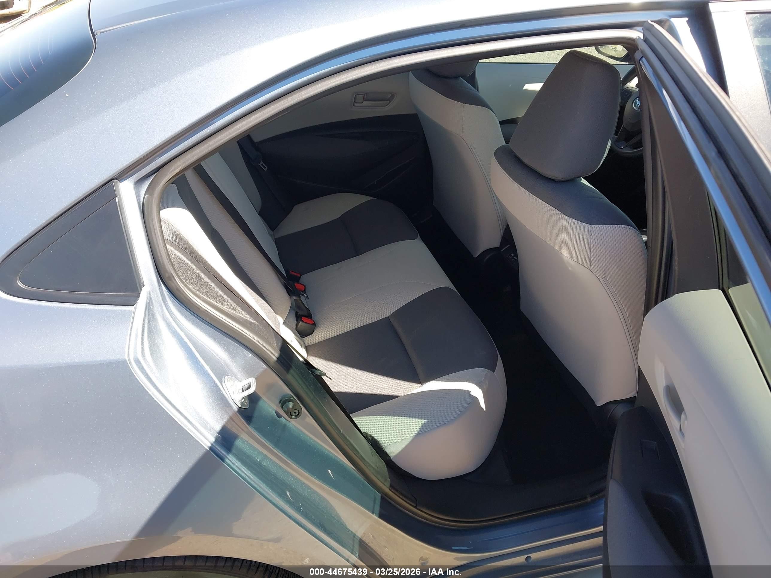 TOYOTA COROLLA image 8