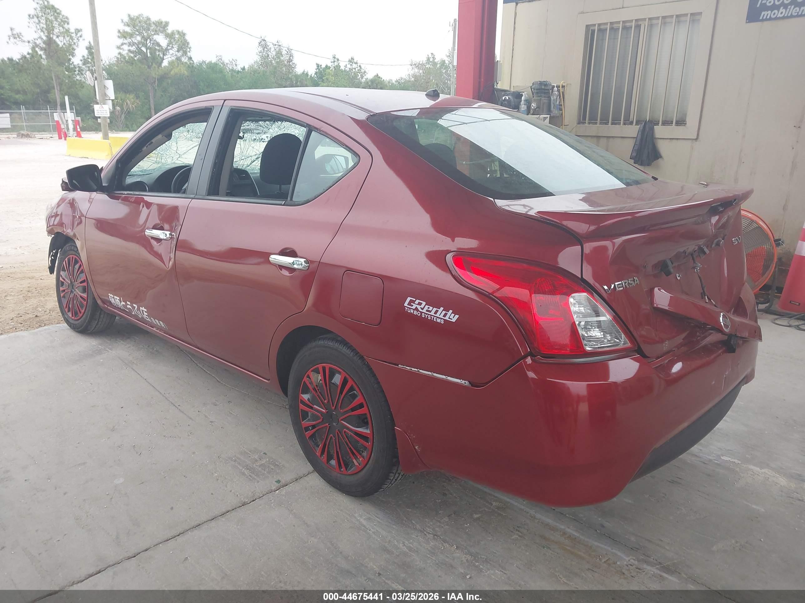 NISSAN VERSA image 3