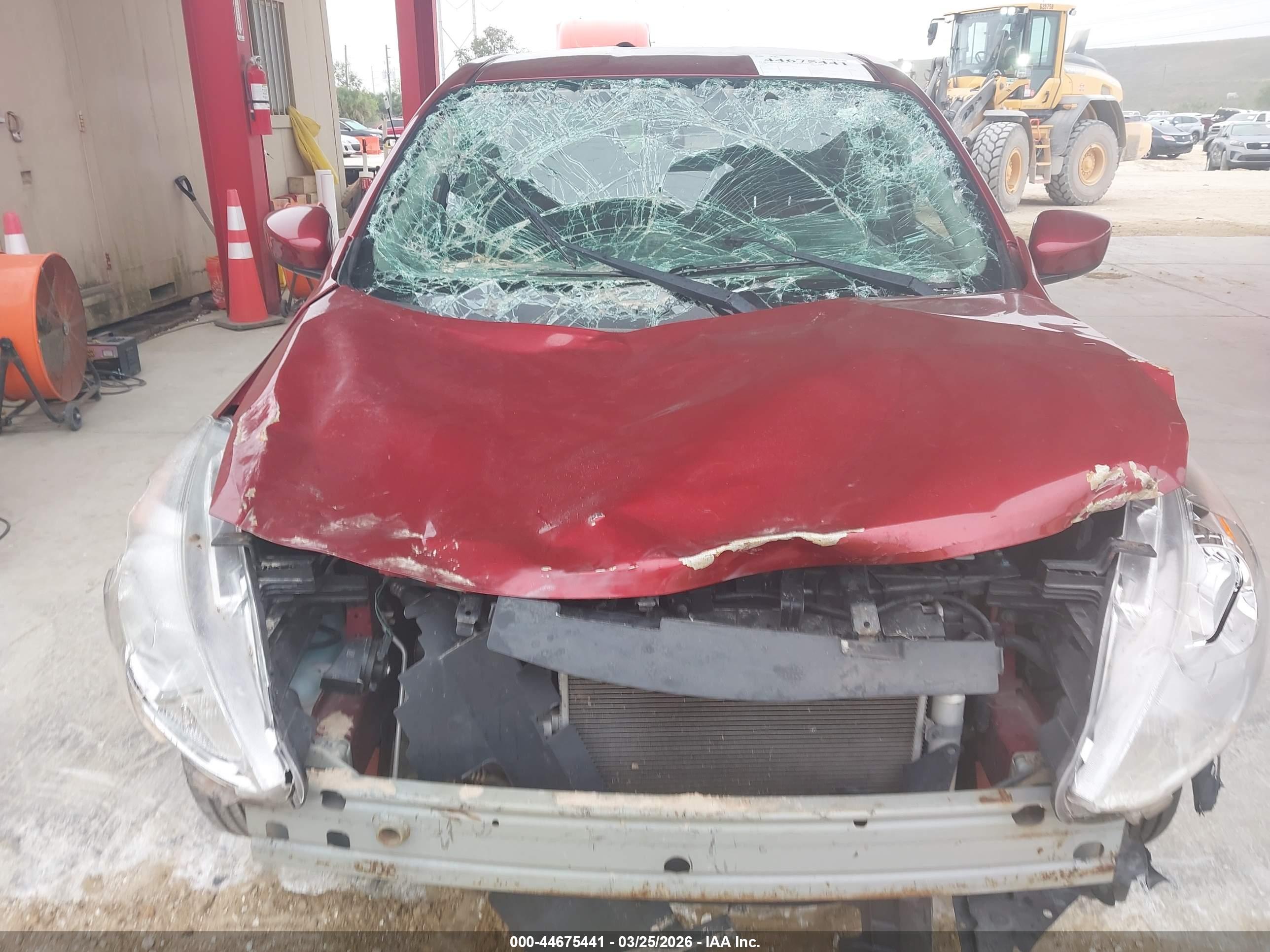 NISSAN VERSA image 6