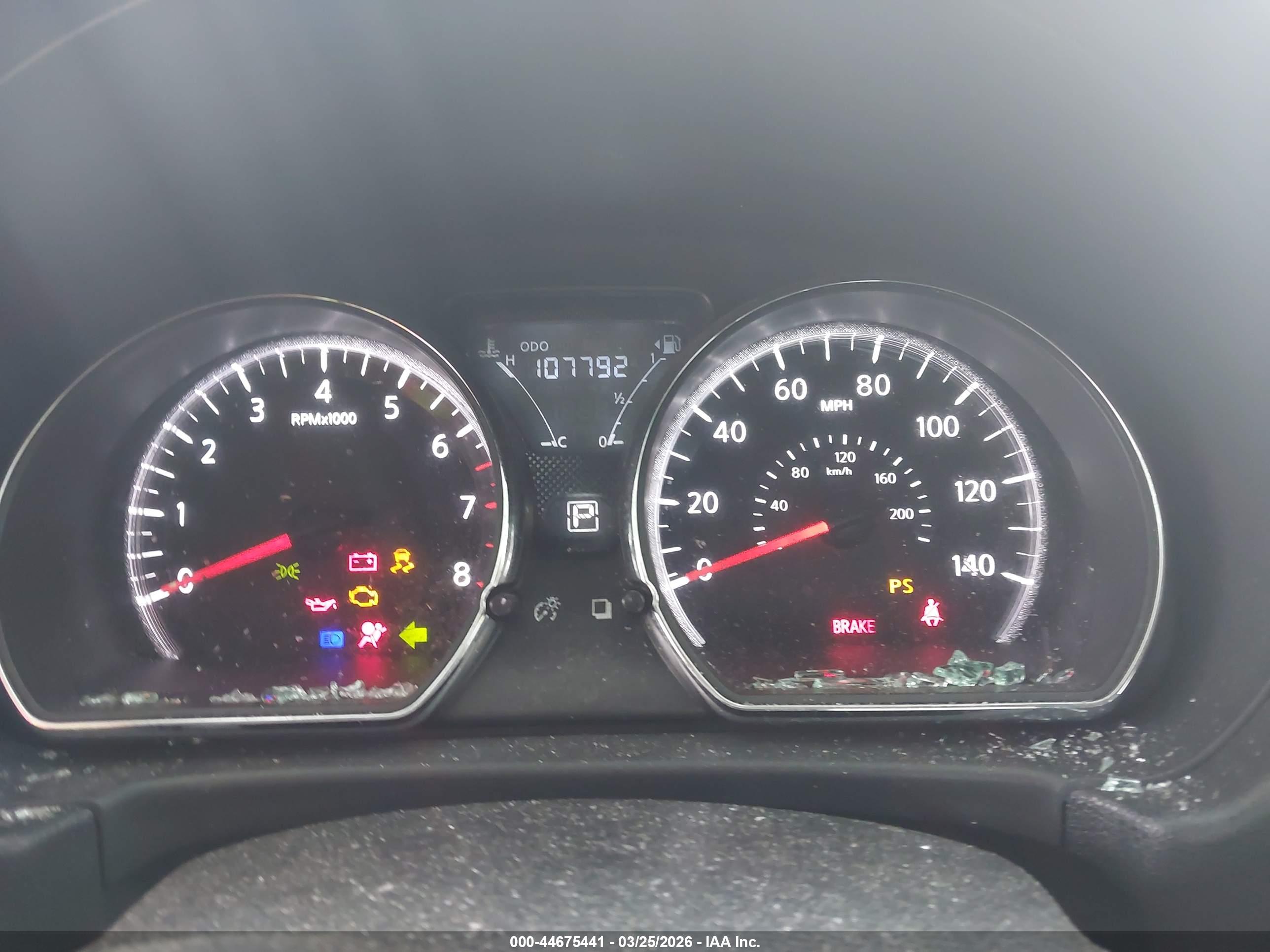 NISSAN VERSA image 7