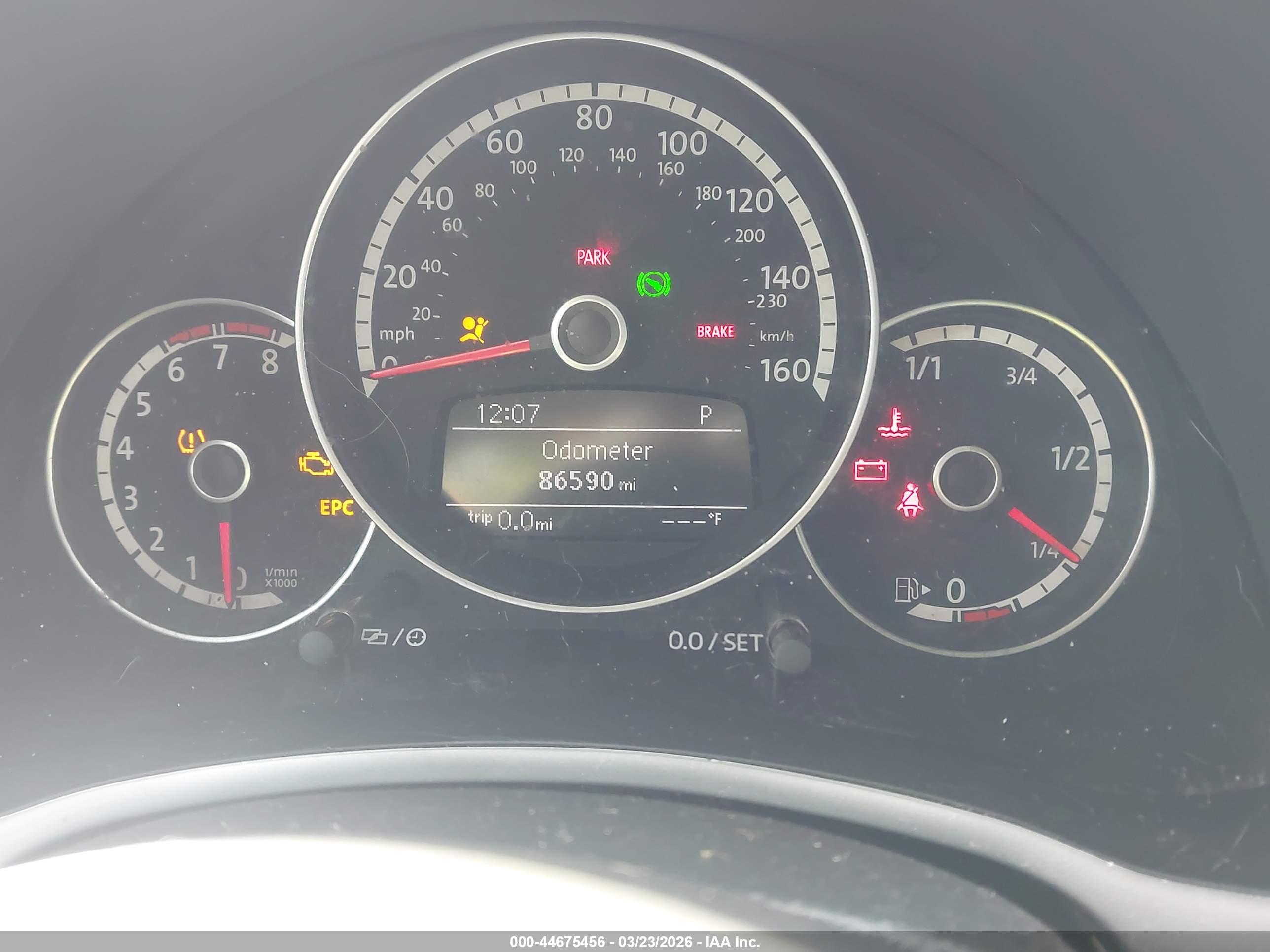 VOLKSWAGEN BEETLE image 7