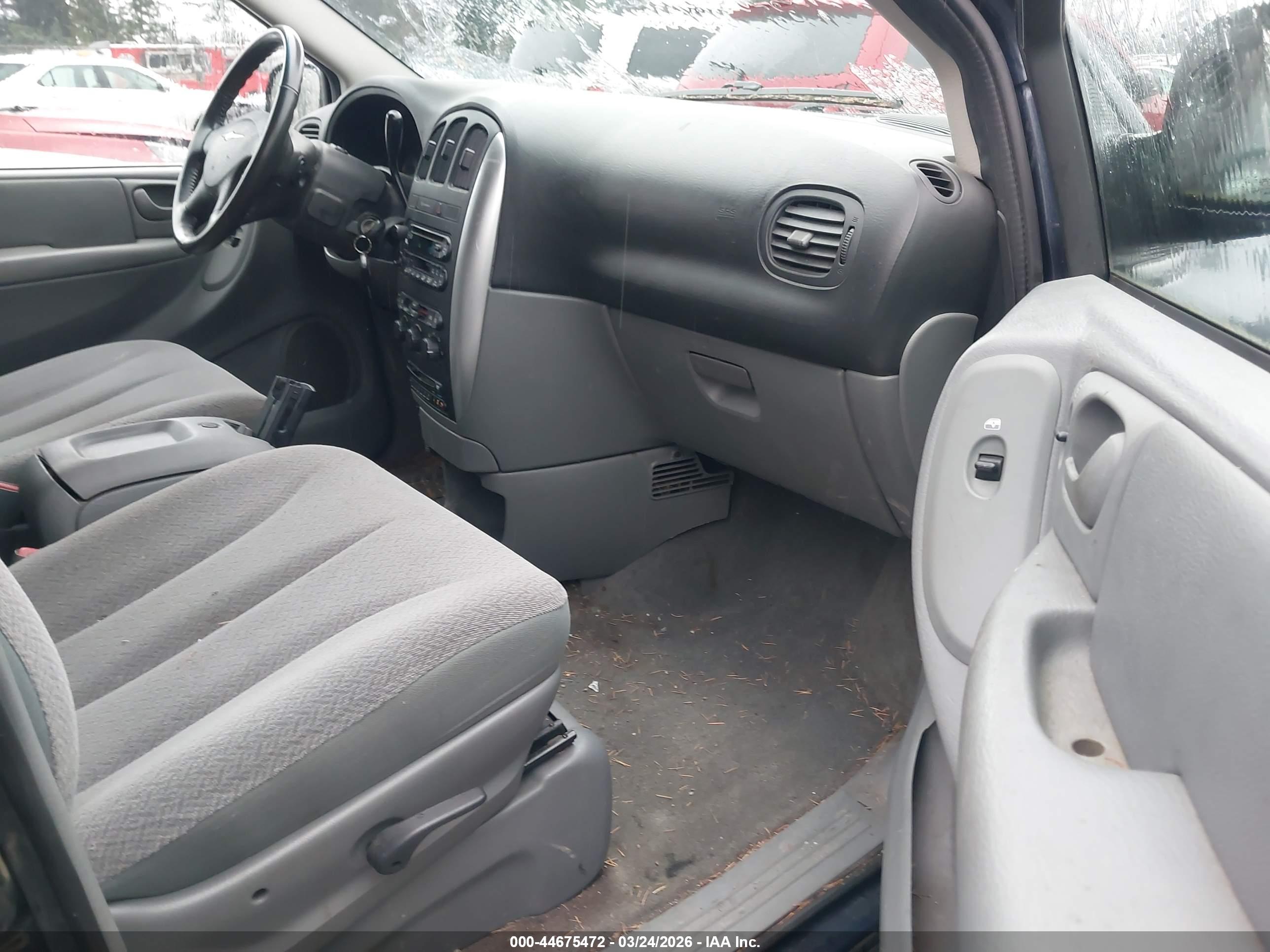 CHRYSLER TOWN image 5