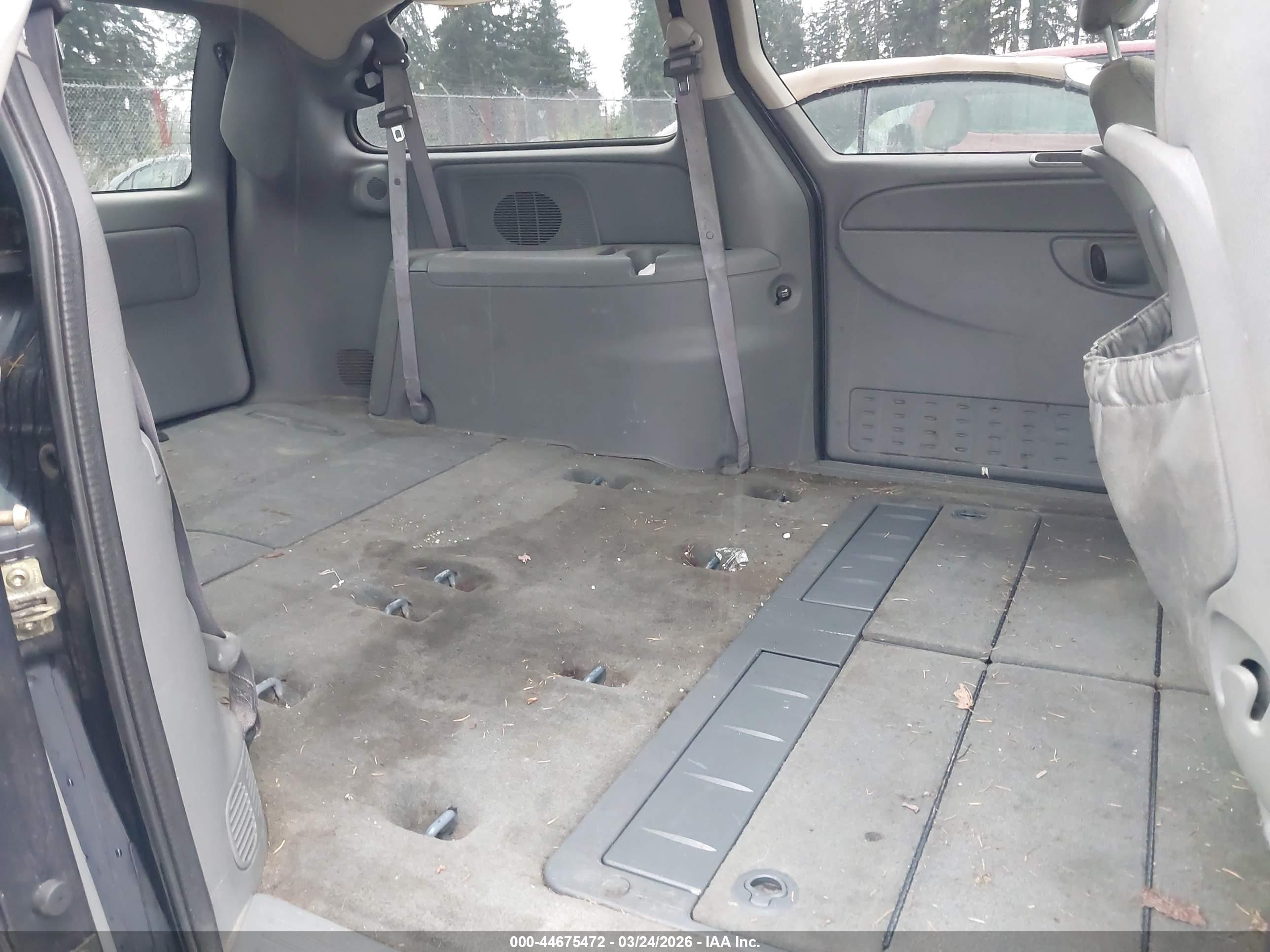CHRYSLER TOWN image 8