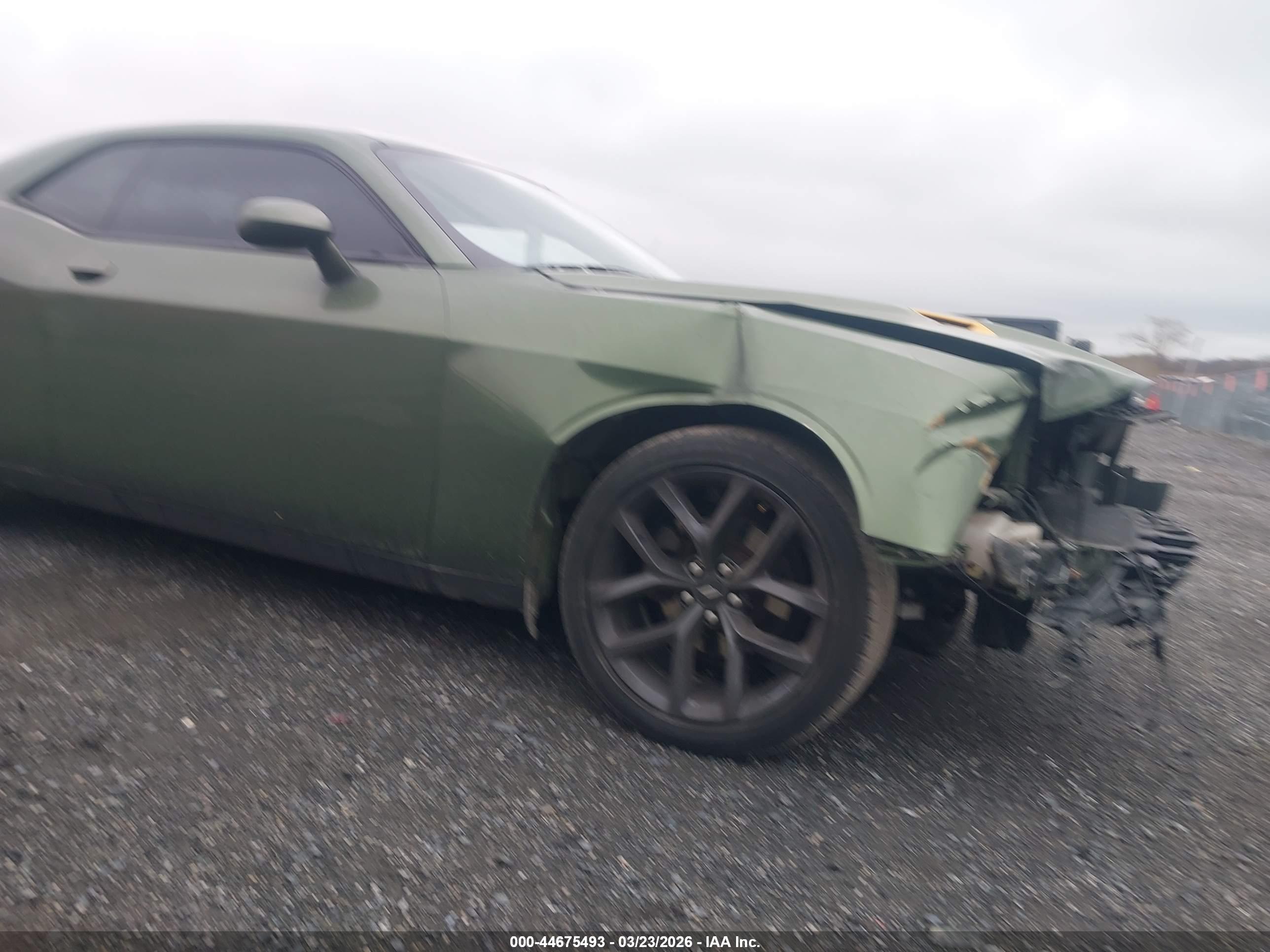 DODGE CHALLENGER image 6