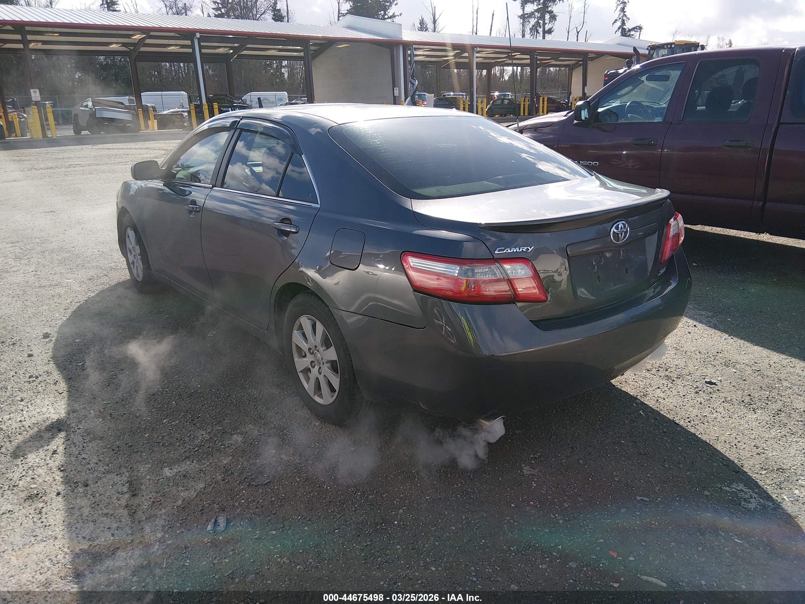TOYOTA CAMRY image 3