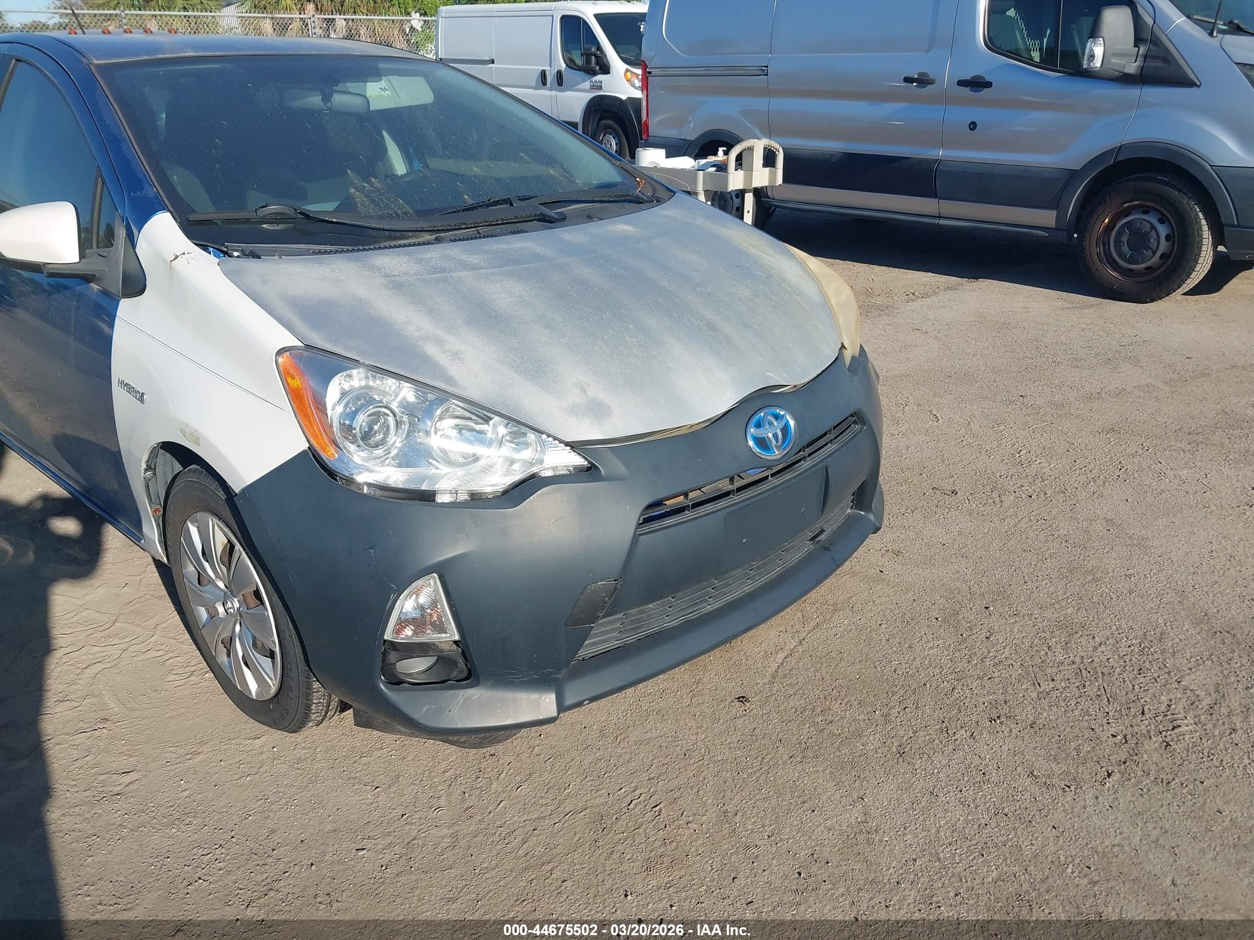 TOYOTA PRIUS image 6