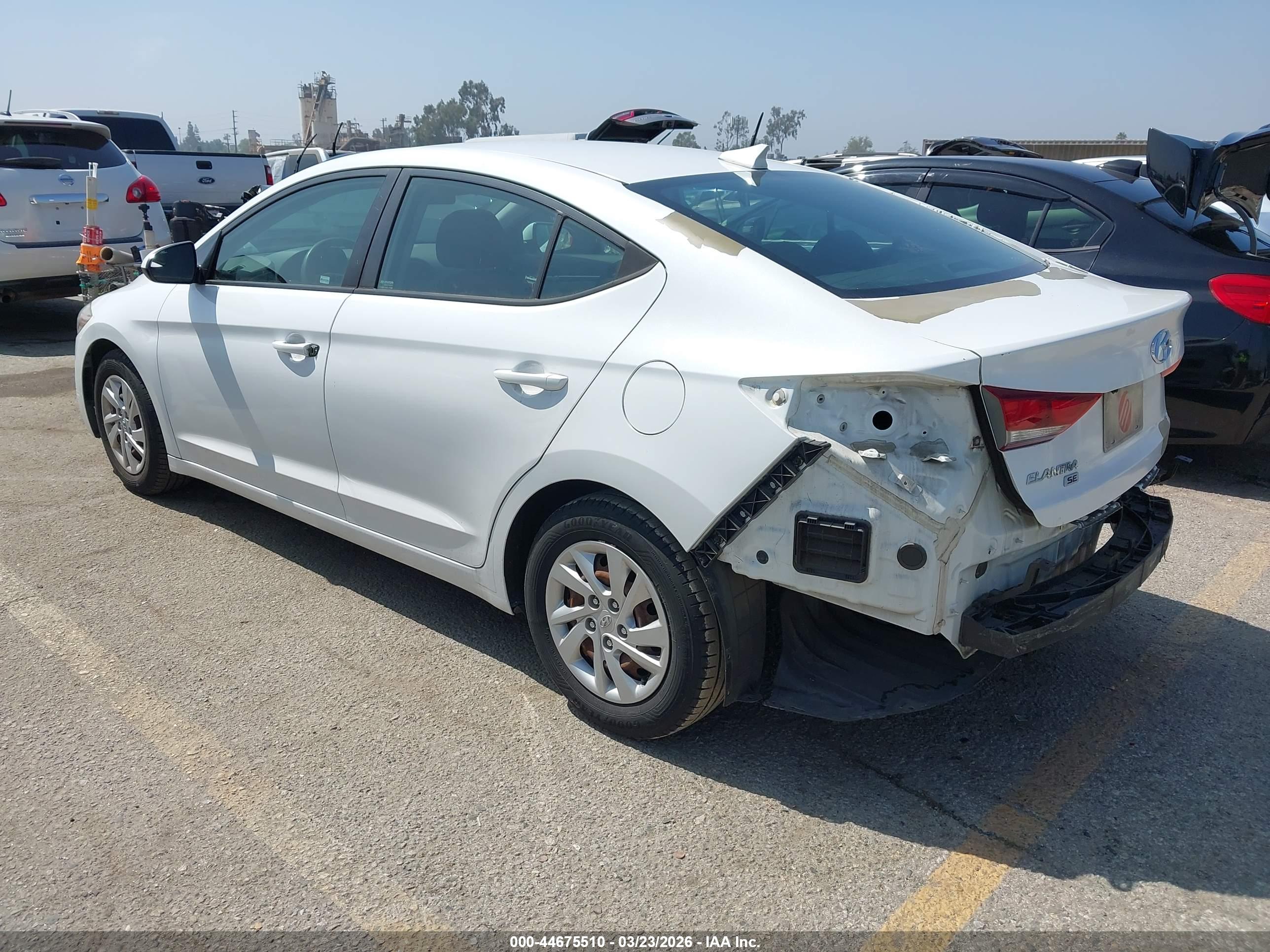 HYUNDAI ELANTRA image 3
