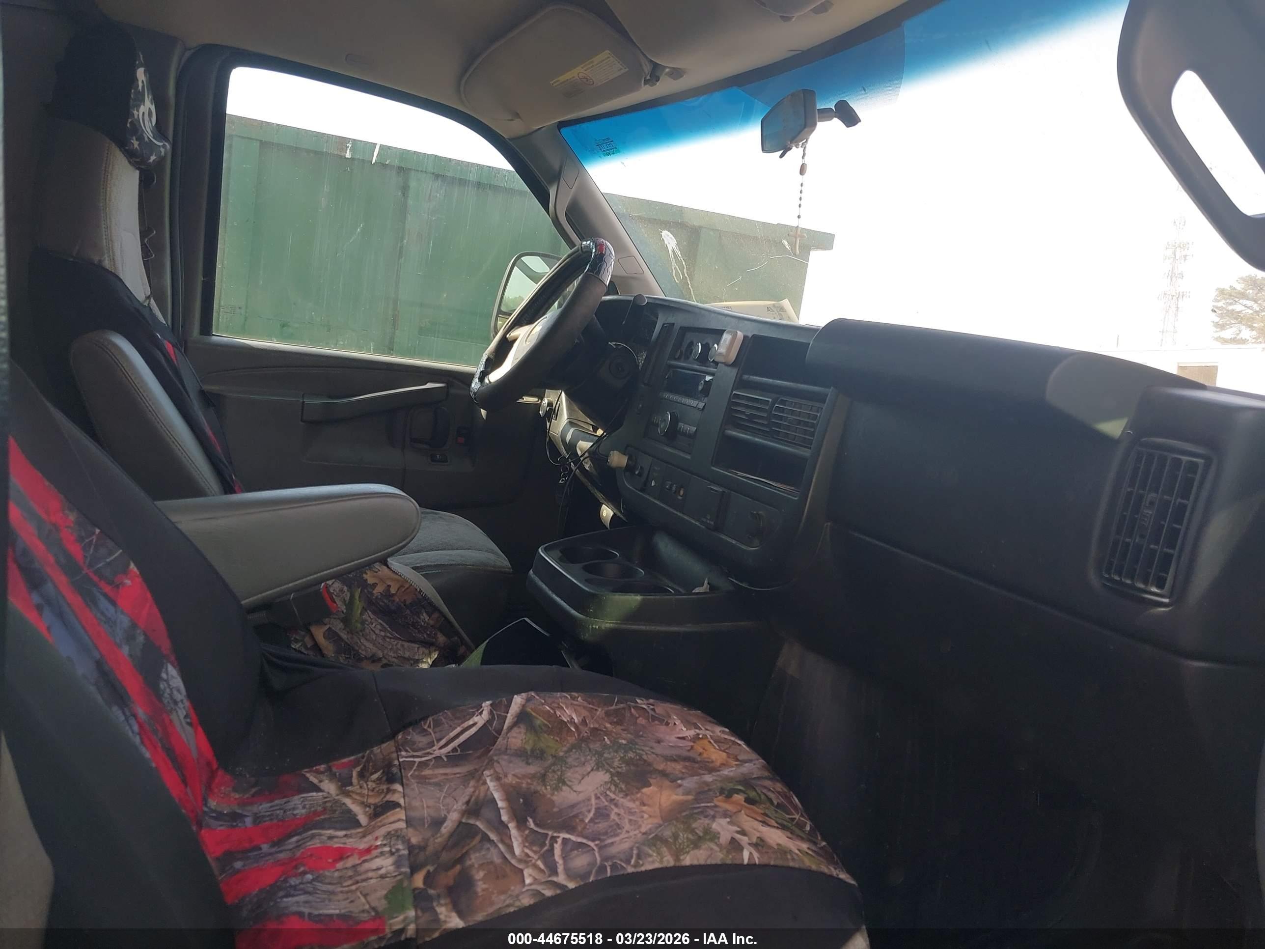 CHEVROLET EXPRESS image 5