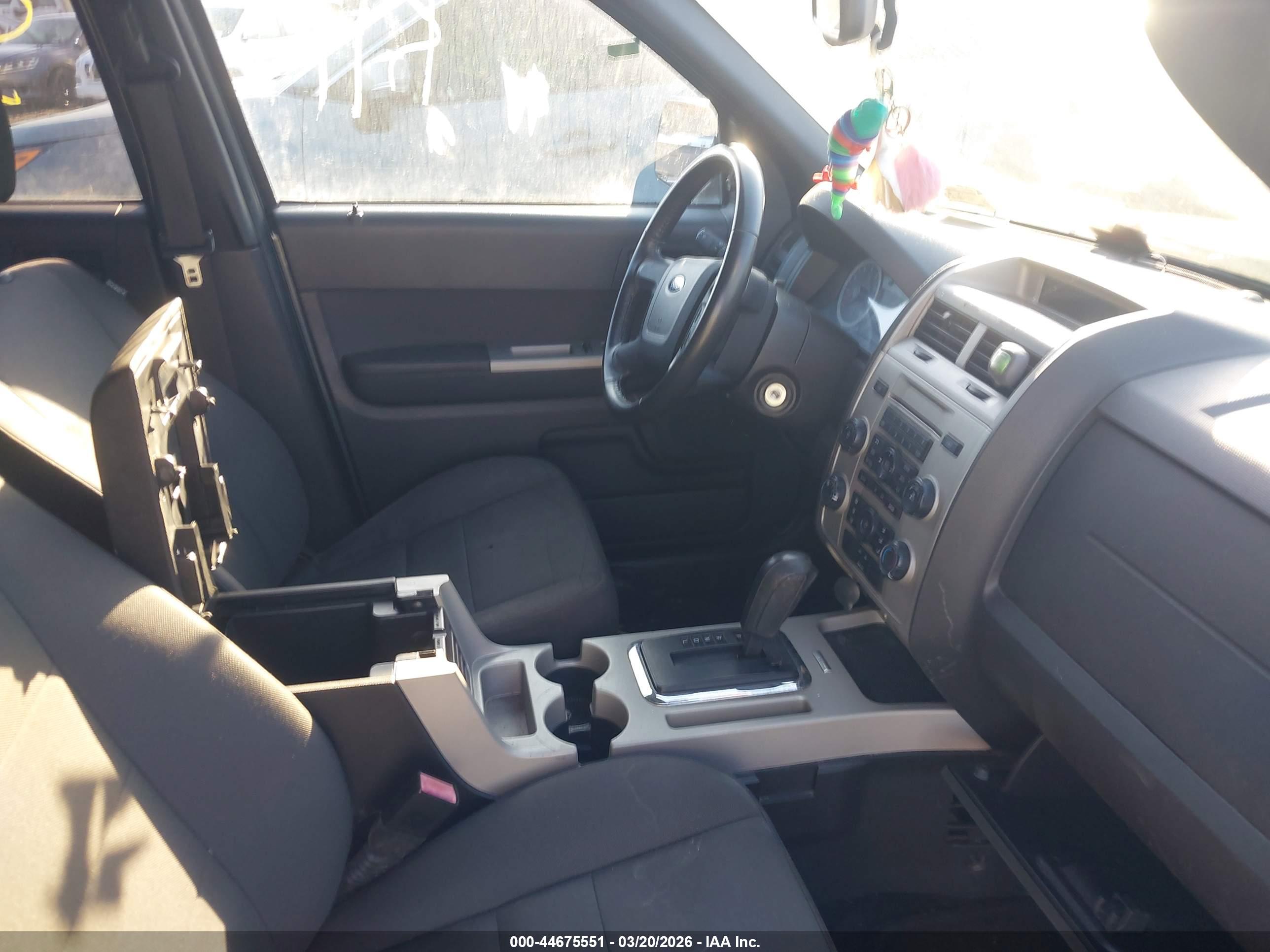 FORD ESCAPE image 5