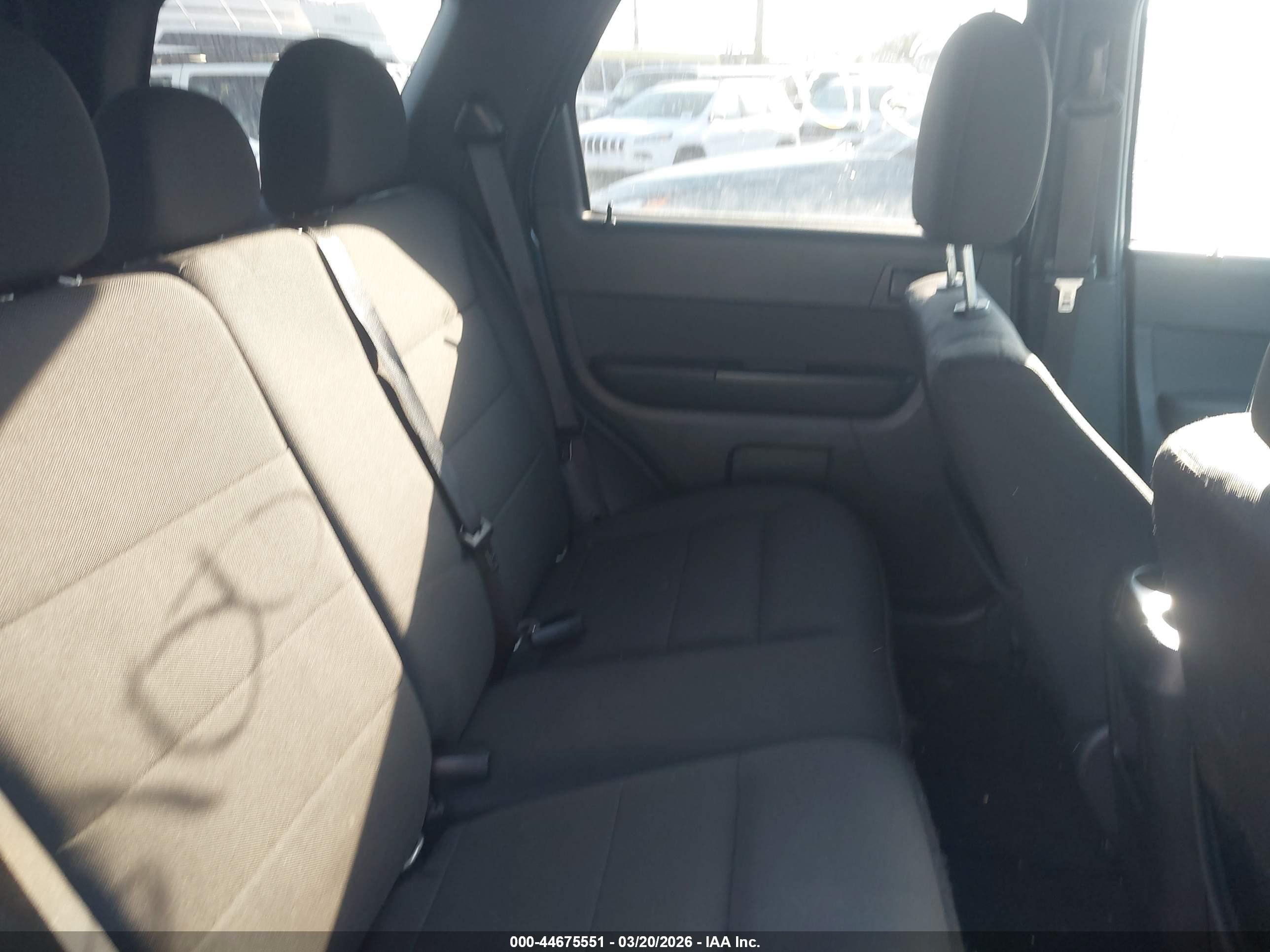 FORD ESCAPE image 8