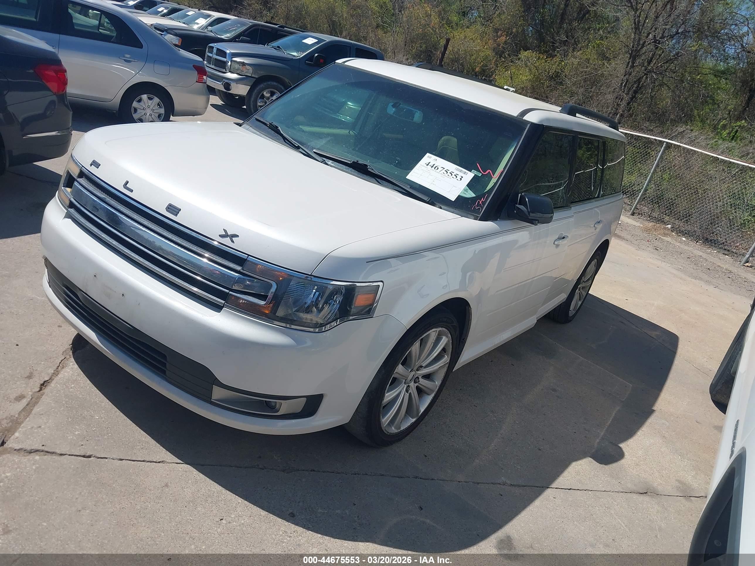 FORD FLEX image 2