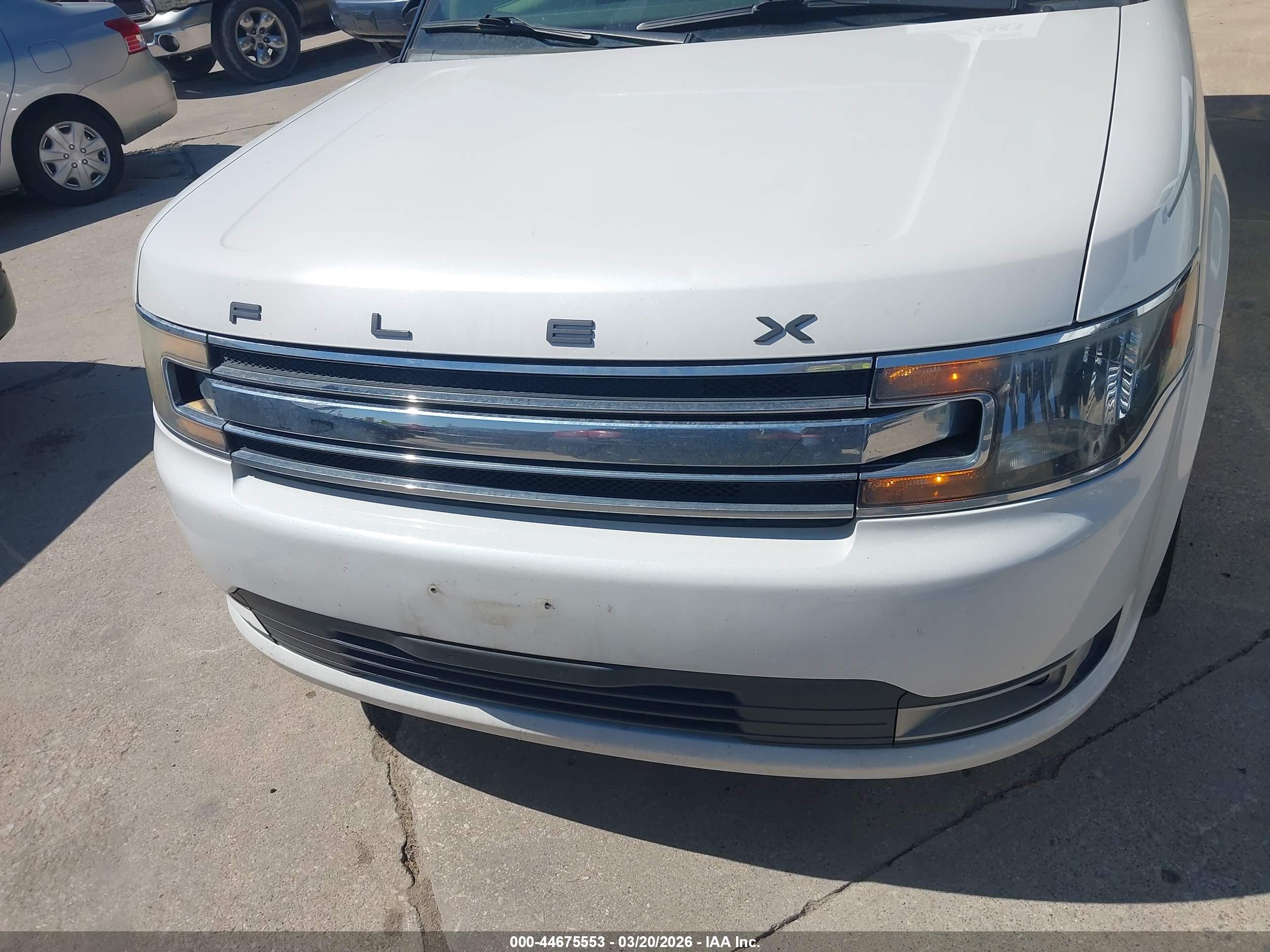 FORD FLEX image 6