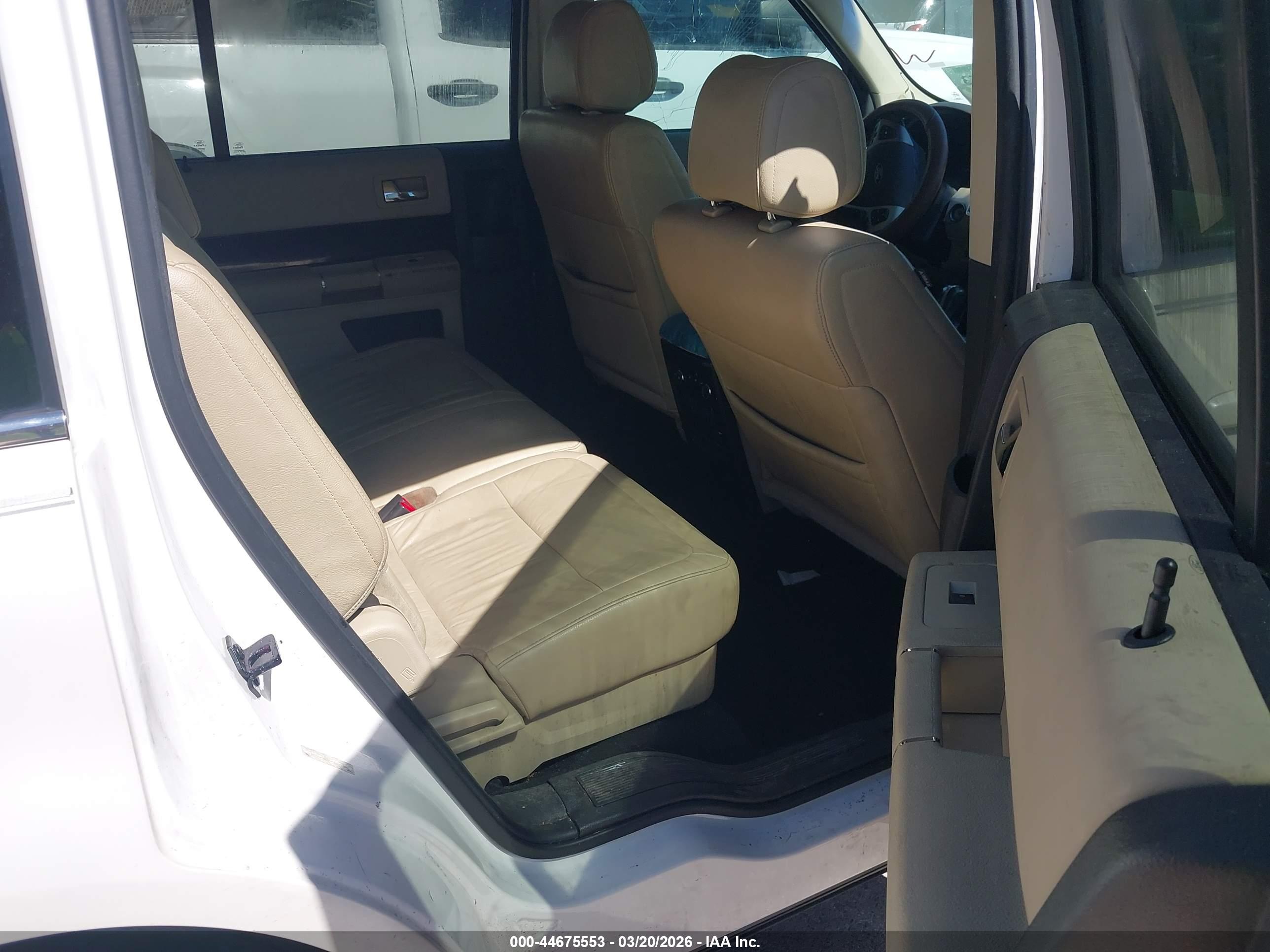 FORD FLEX image 8
