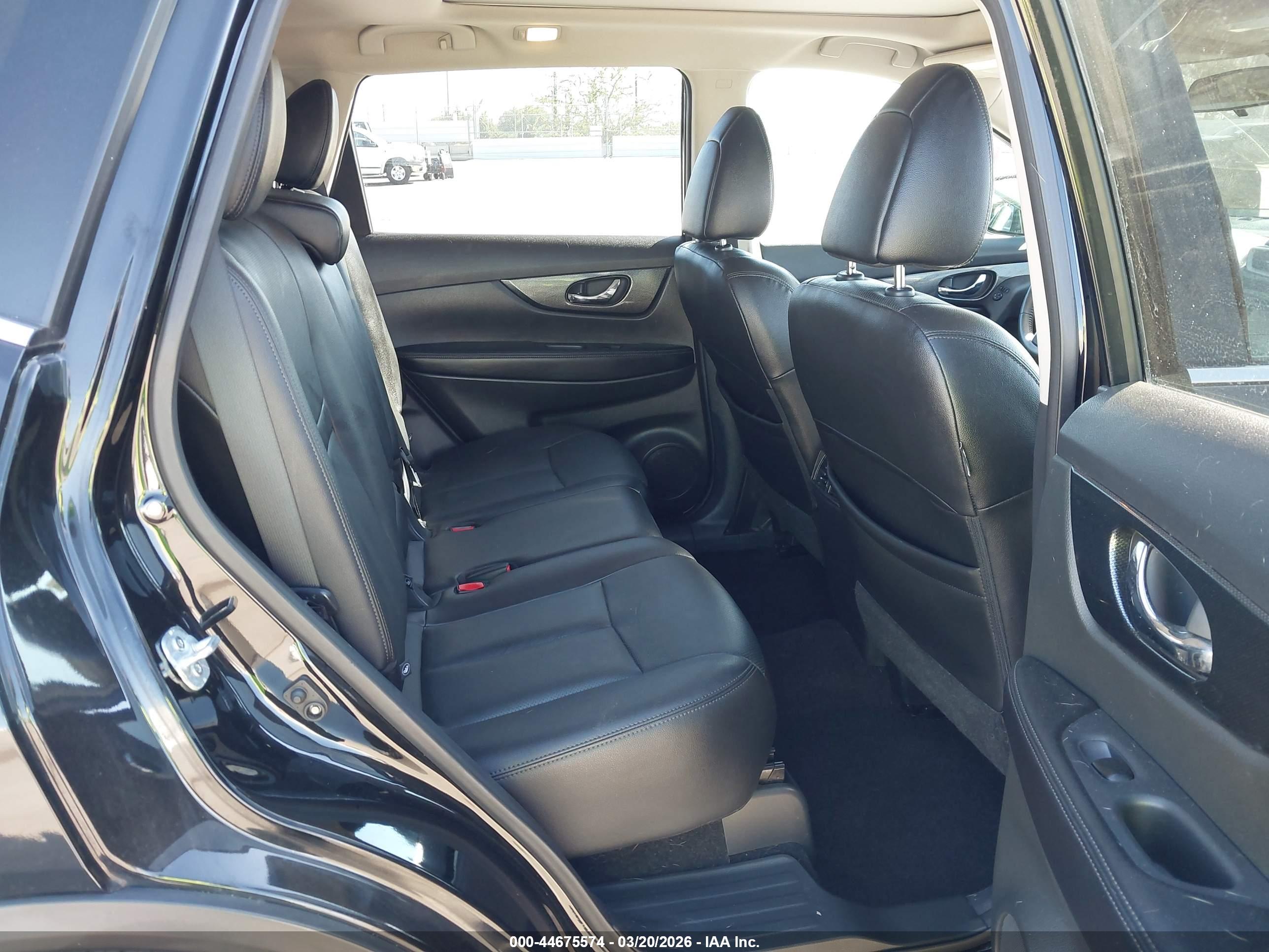 NISSAN ROGUE image 8