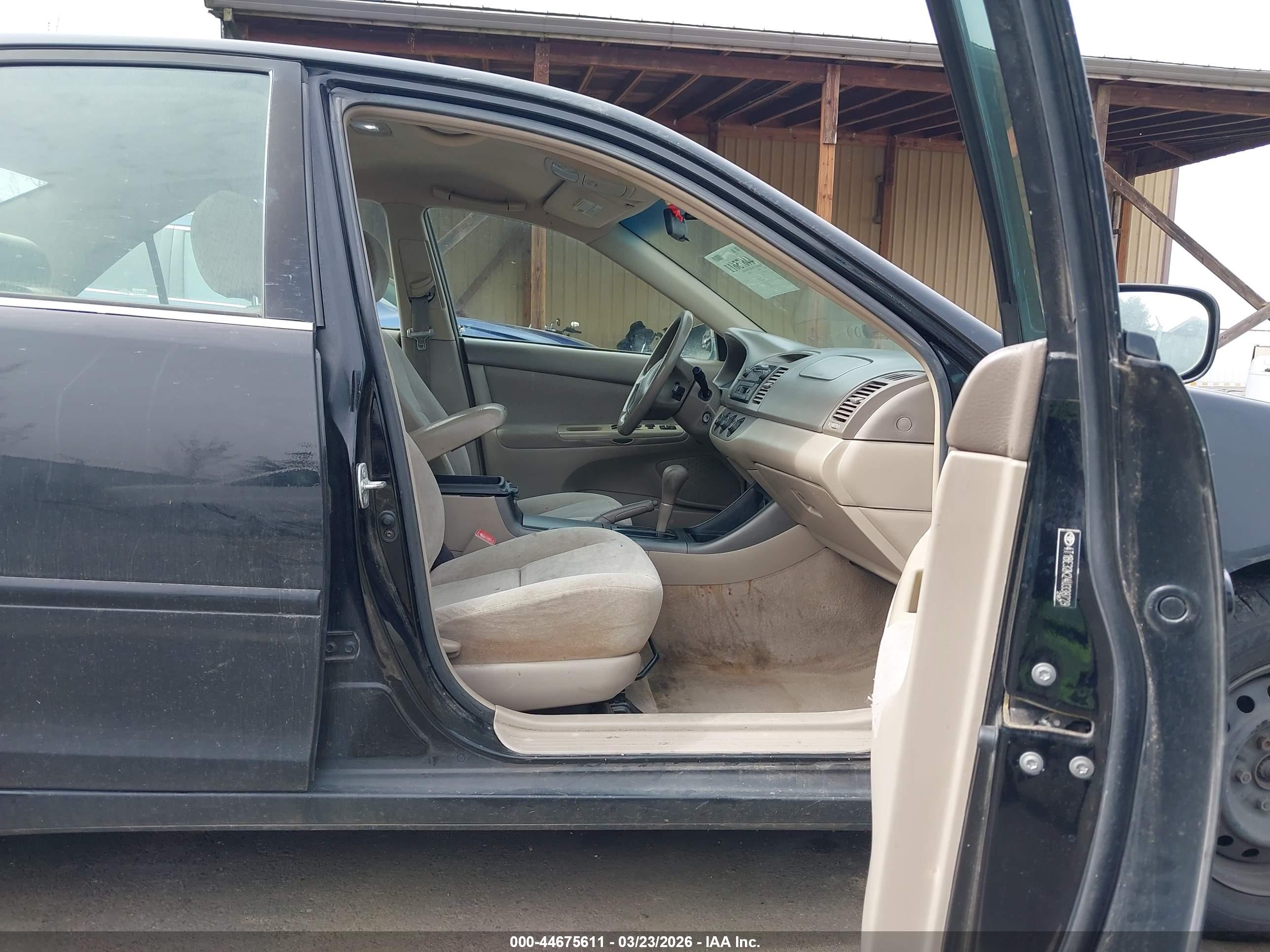 TOYOTA CAMRY image 5